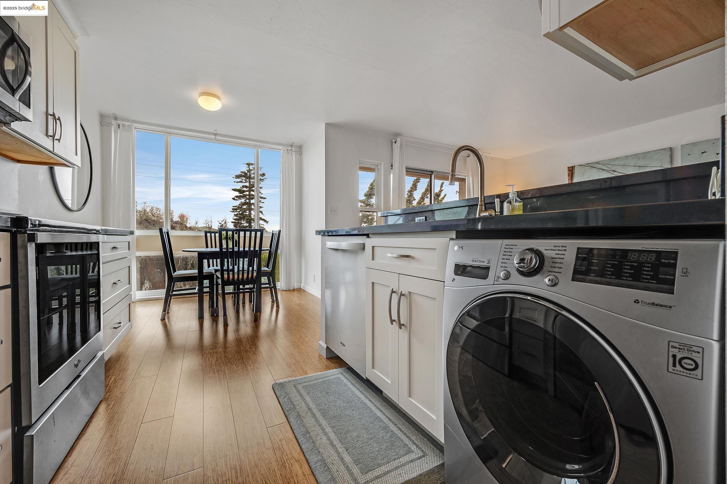Detail Gallery Image 15 of 35 For 2201 Virginia Street #006,  Berkeley,  CA 94709-1643 - 1 Beds | 1 Baths
