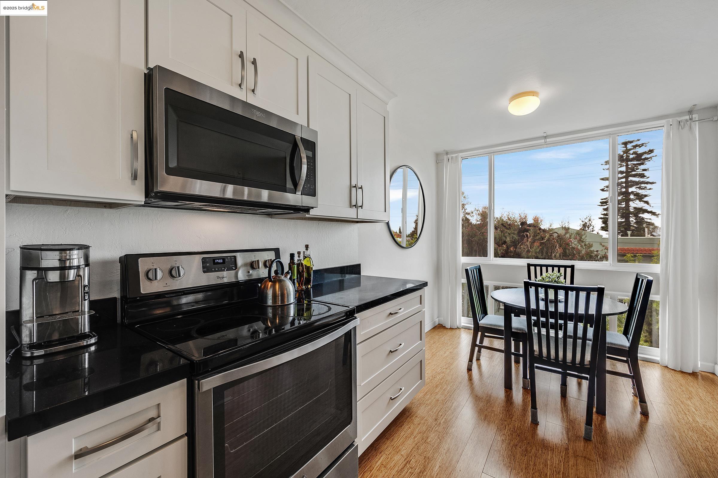 Detail Gallery Image 16 of 35 For 2201 Virginia Street #006,  Berkeley,  CA 94709-1643 - 1 Beds | 1 Baths