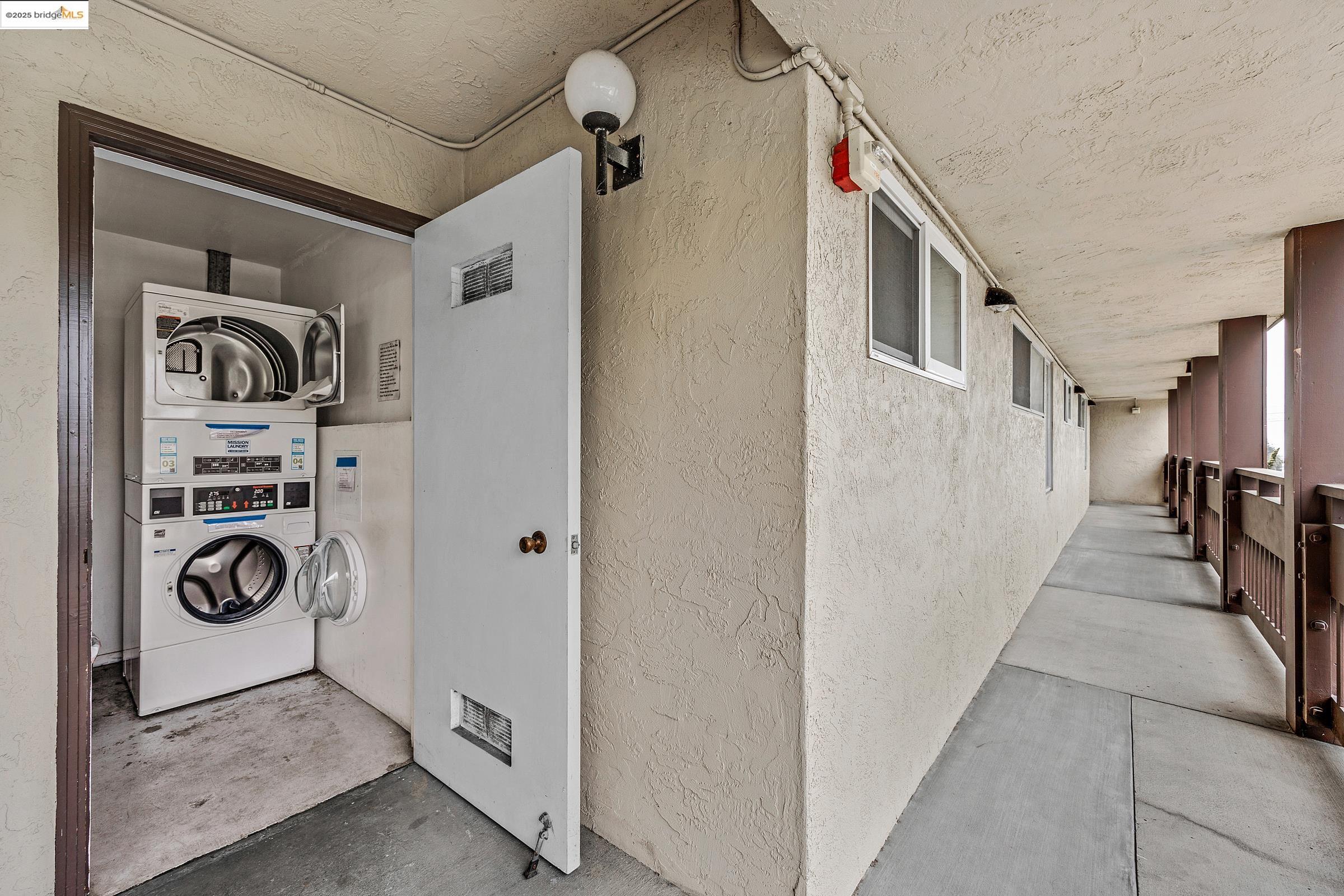 Detail Gallery Image 32 of 35 For 2201 Virginia Street #006,  Berkeley,  CA 94709-1643 - 1 Beds | 1 Baths