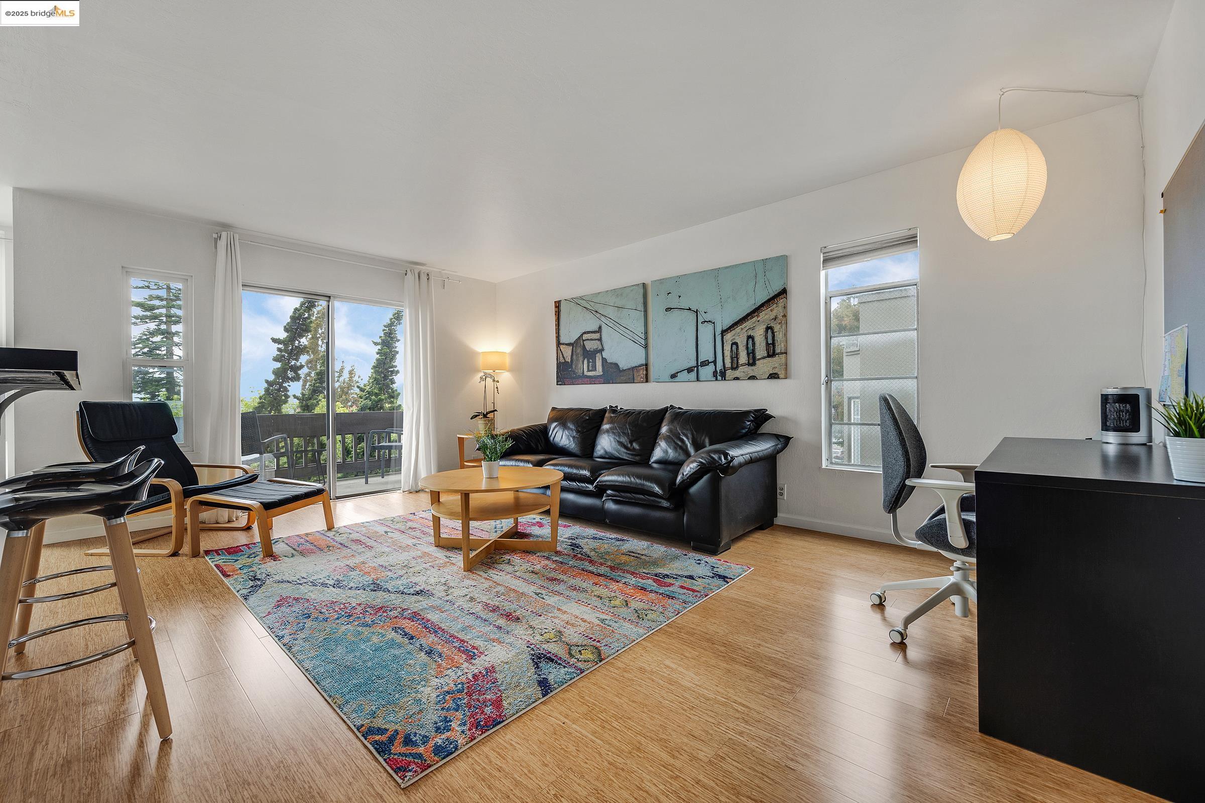 Detail Gallery Image 6 of 35 For 2201 Virginia Street #006,  Berkeley,  CA 94709-1643 - 1 Beds | 1 Baths