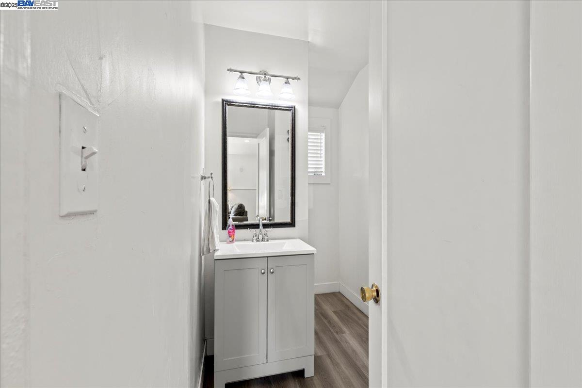 Detail Gallery Image 24 of 34 For 21953 Ada St, Castro Valley,  CA 94546 - 3 Beds | 1/1 Baths