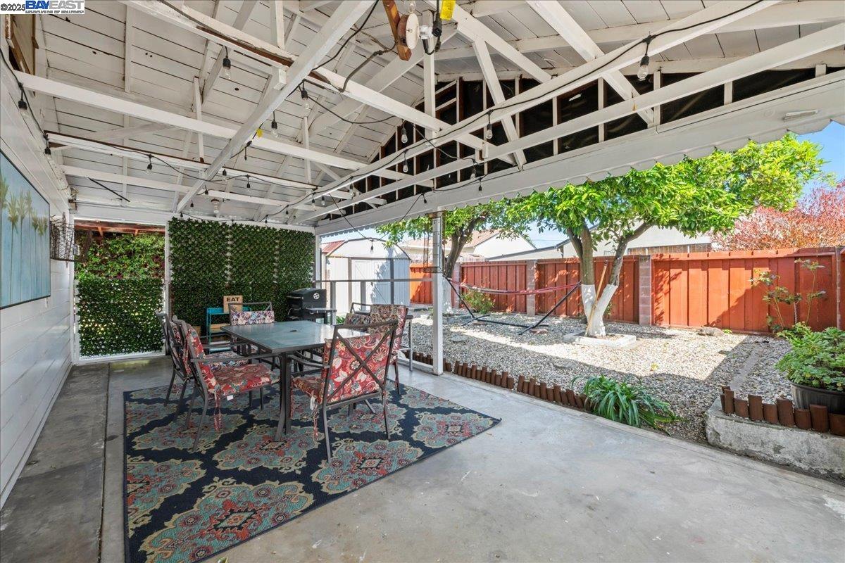 Detail Gallery Image 28 of 34 For 21953 Ada St, Castro Valley,  CA 94546 - 3 Beds | 1/1 Baths