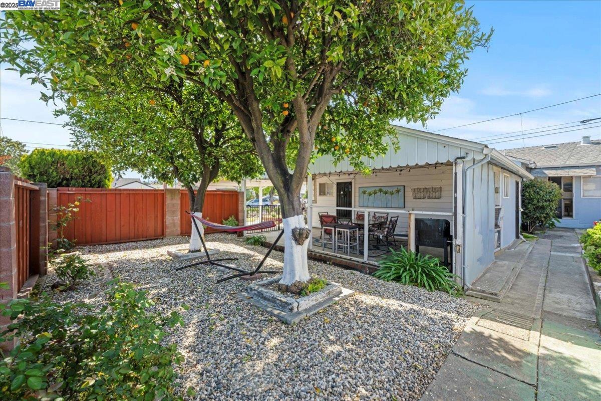 Detail Gallery Image 33 of 34 For 21953 Ada St, Castro Valley,  CA 94546 - 3 Beds | 1/1 Baths