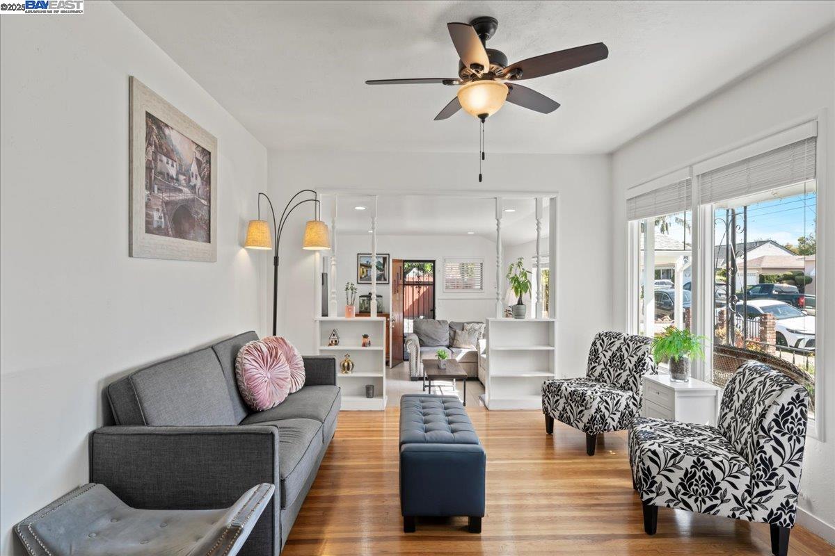 Detail Gallery Image 5 of 34 For 21953 Ada St, Castro Valley,  CA 94546 - 3 Beds | 1/1 Baths
