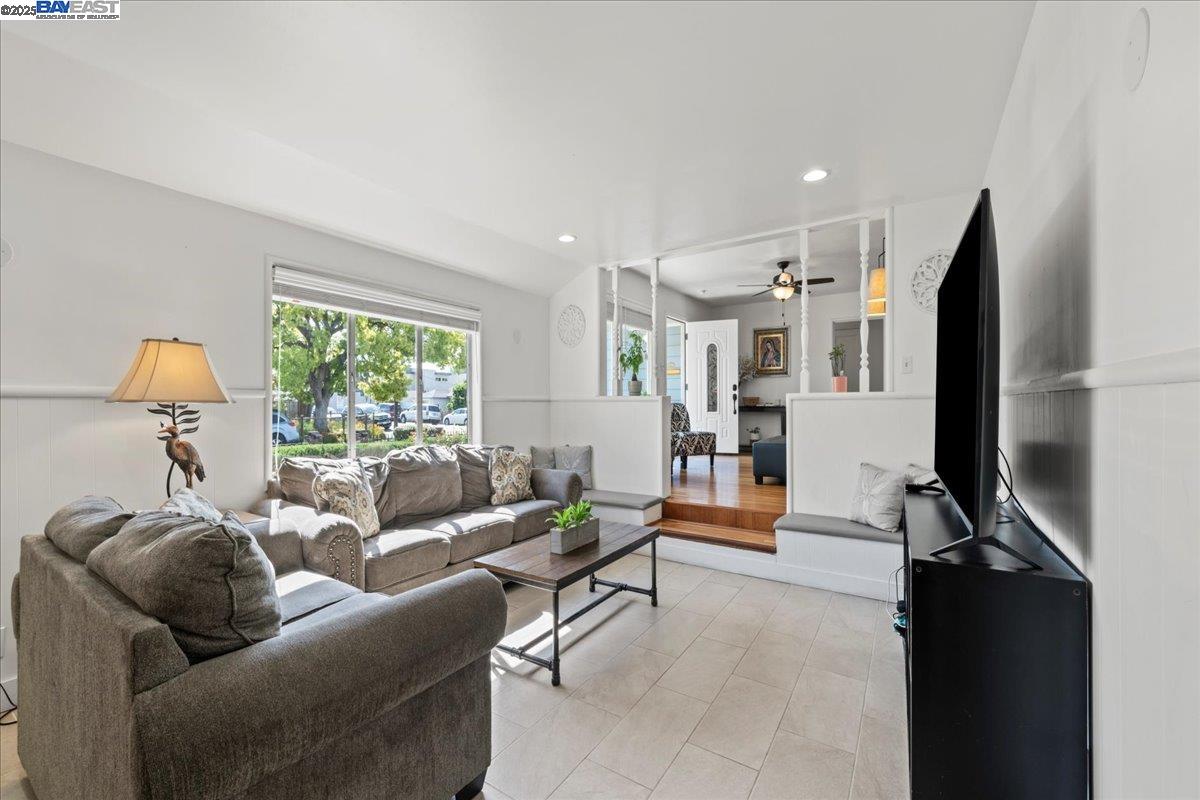 Detail Gallery Image 7 of 34 For 21953 Ada St, Castro Valley,  CA 94546 - 3 Beds | 1/1 Baths