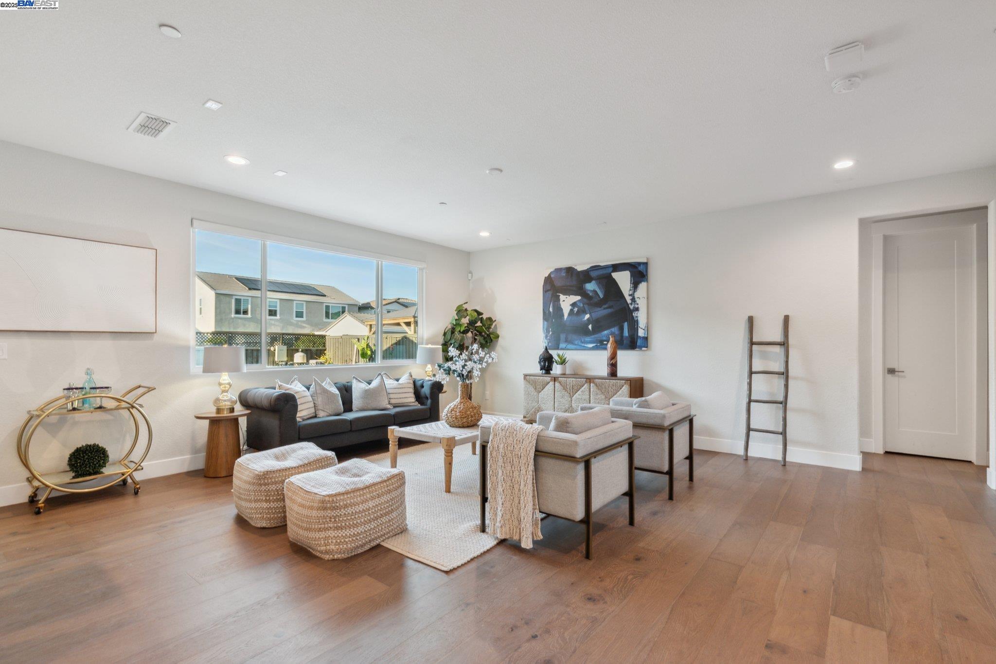 Detail Gallery Image 9 of 51 For 2569 Cordelia Ln, Tracy,  CA 95377 - 5 Beds | 3/1 Baths