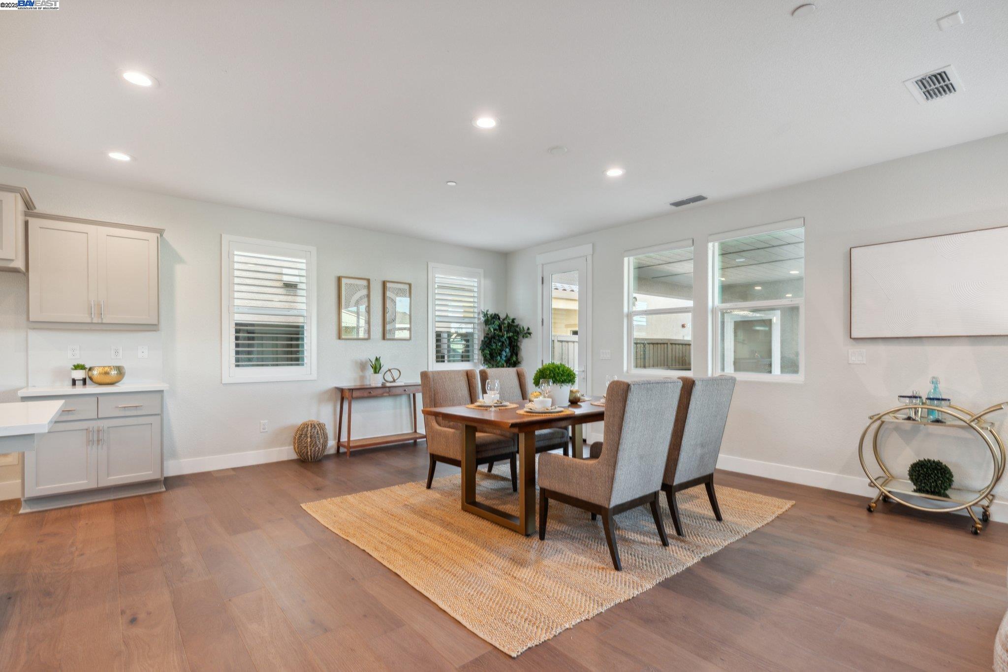 Detail Gallery Image 10 of 51 For 2569 Cordelia Ln, Tracy,  CA 95377 - 5 Beds | 3/1 Baths