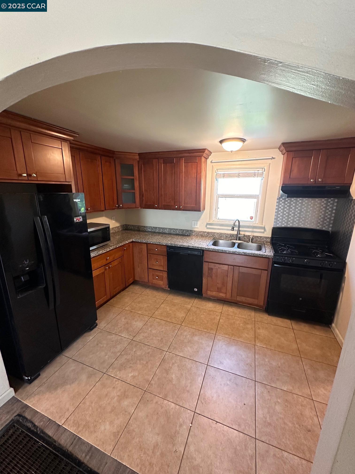 129 E 7Th St, Antioch, California 94509, 2 Bedrooms Bedrooms, 5 Rooms Rooms,1 BathroomBathrooms,Residential Lease,For Rent,129 E 7Th St,41093358