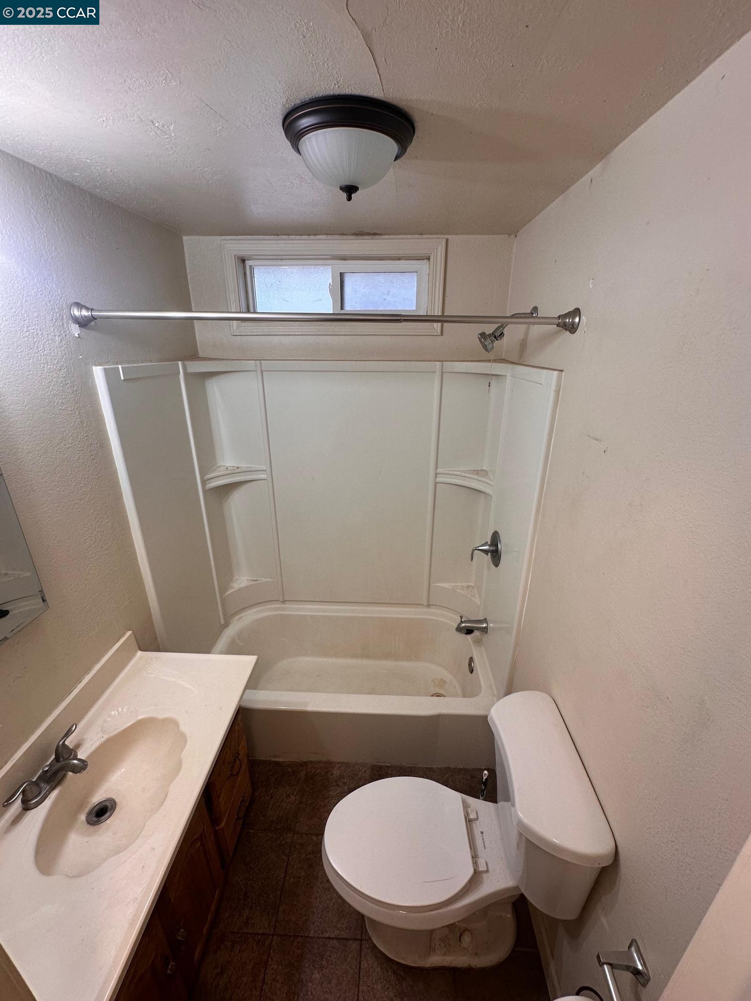 129 E 7Th St, Antioch, California 94509, 2 Bedrooms Bedrooms, 5 Rooms Rooms,1 BathroomBathrooms,Residential Lease,For Rent,129 E 7Th St,41093358