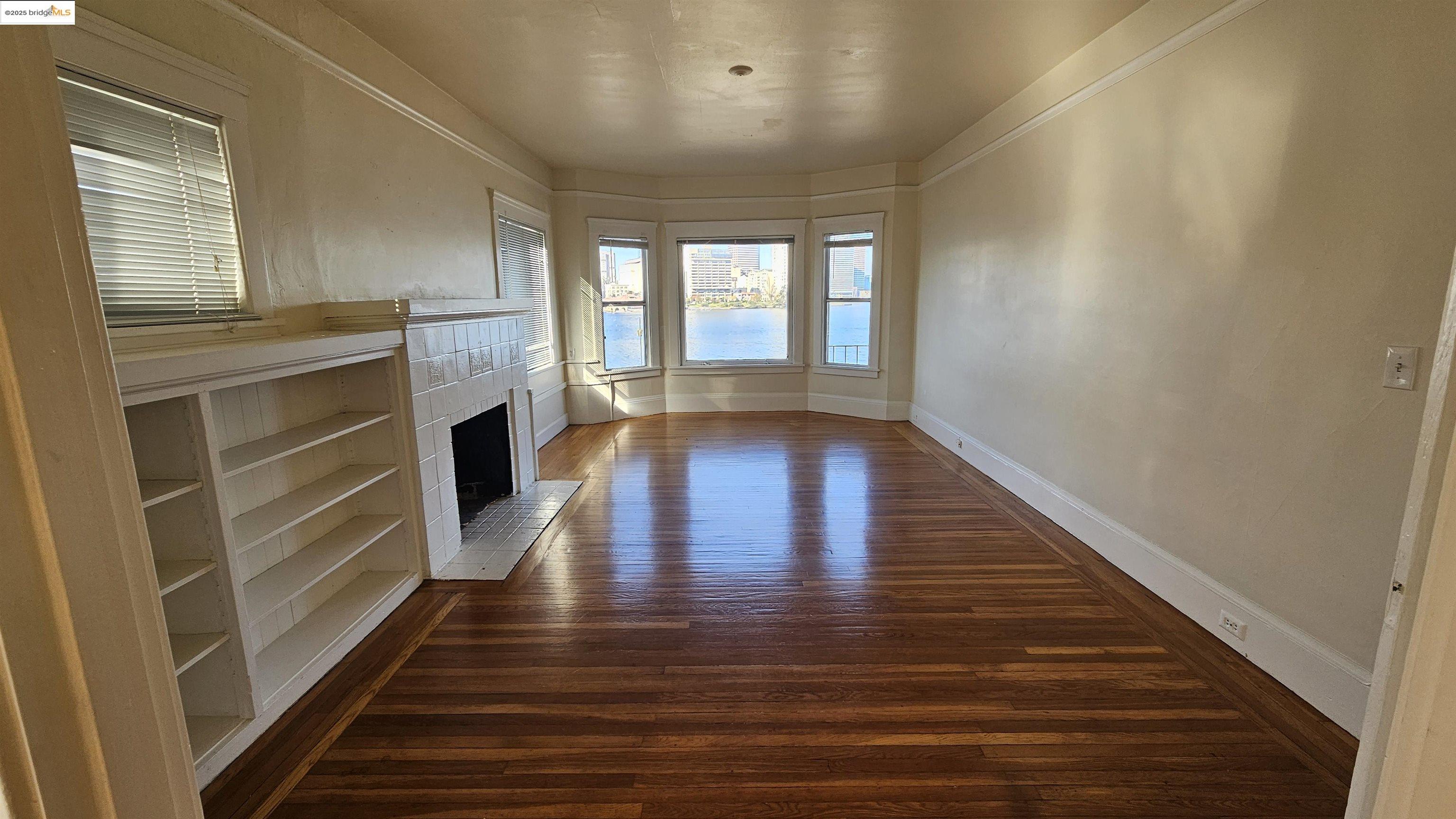 1342 Lakeshore Ave # 3, Oakland, California 94606, 1 Bedroom Bedrooms, 5 Rooms Rooms,1 BathroomBathrooms,Residential Lease,For Rent,1342 Lakeshore Ave # 3,41093361