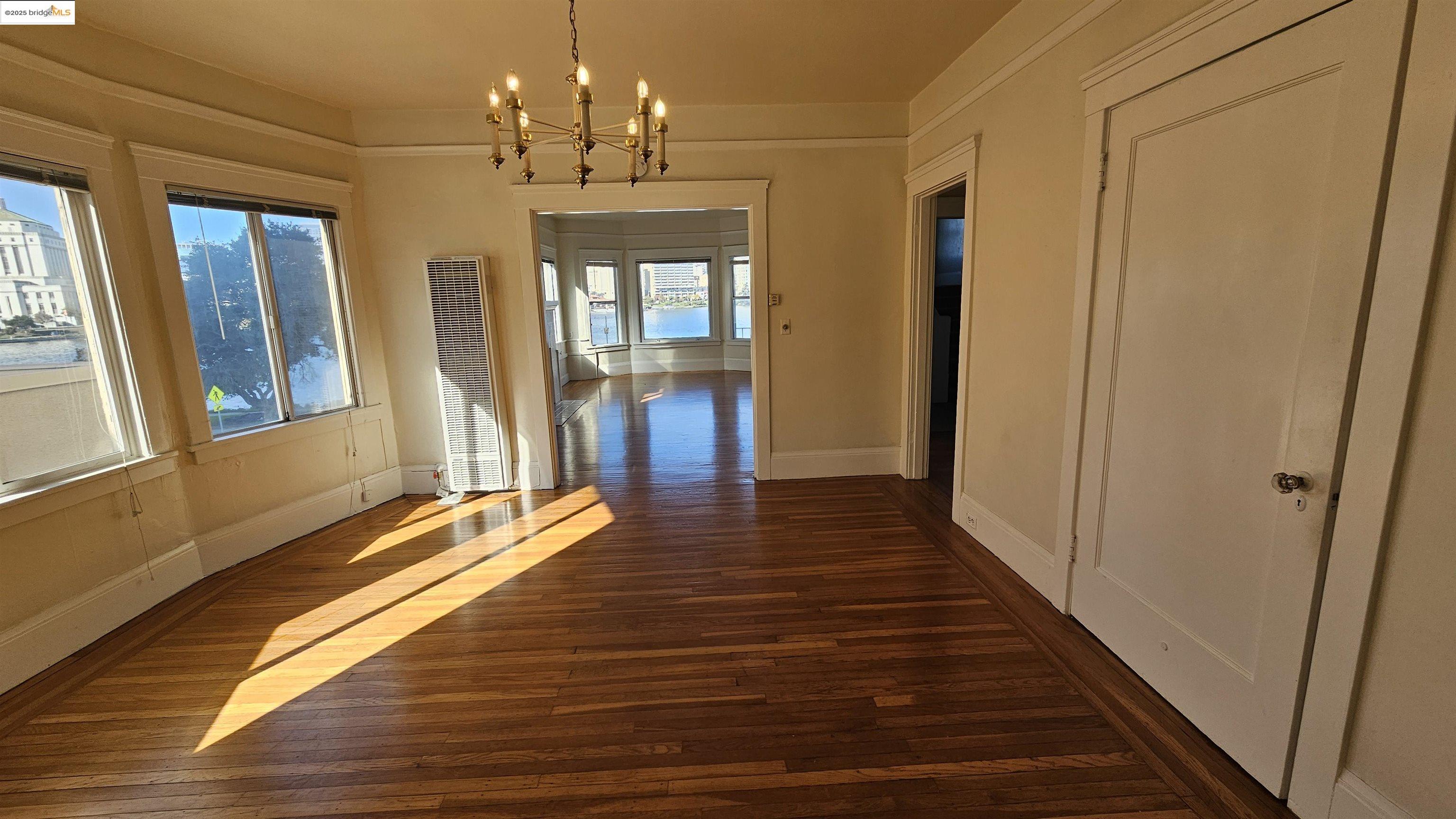 1342 Lakeshore Ave # 3, Oakland, California 94606, 1 Bedroom Bedrooms, 5 Rooms Rooms,1 BathroomBathrooms,Residential Lease,For Rent,1342 Lakeshore Ave # 3,41093361