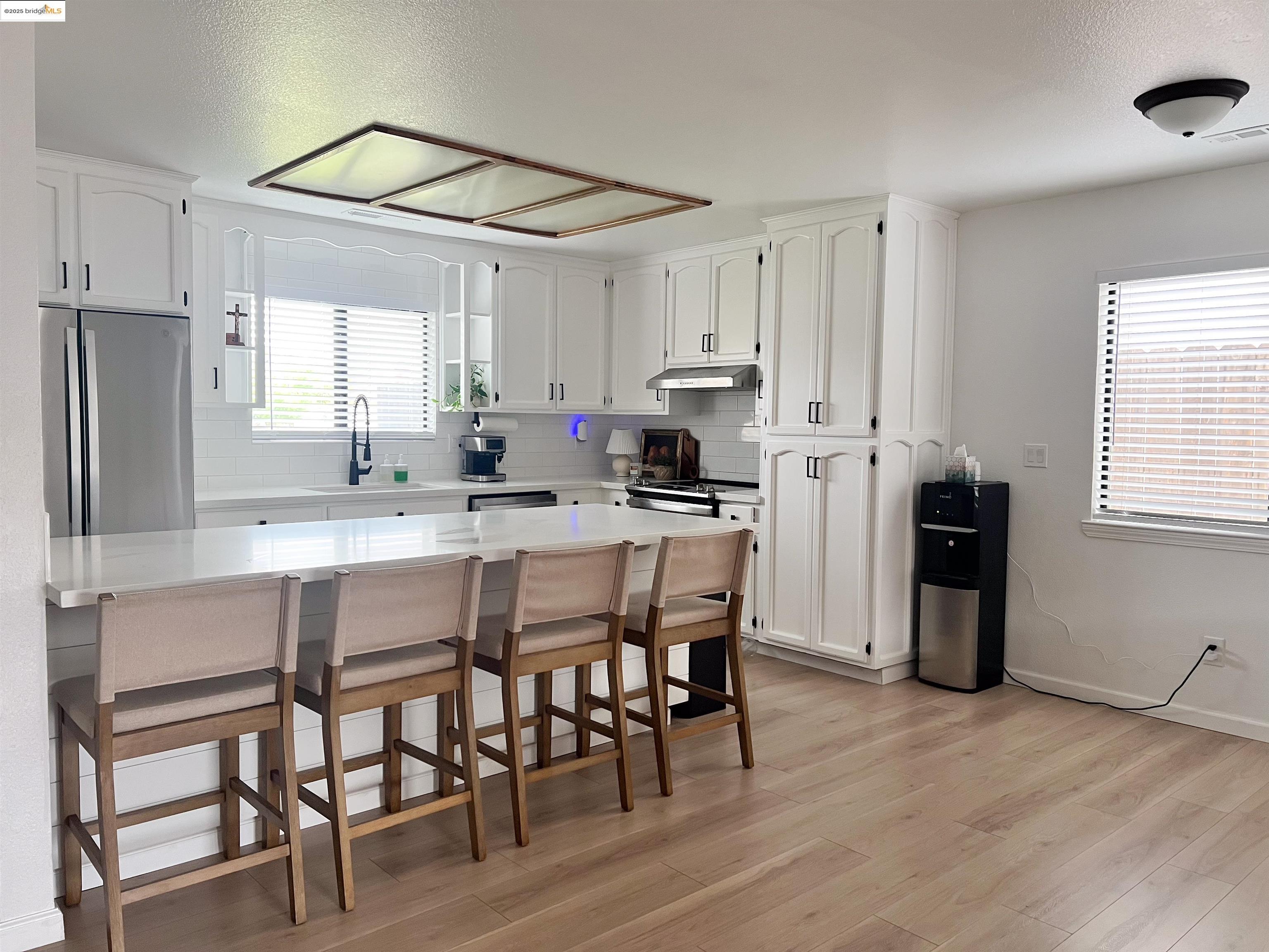 Detail Gallery Image 3 of 17 For 324 Lassen Dr, Lodi,  CA 95242 - 3 Beds | 2 Baths