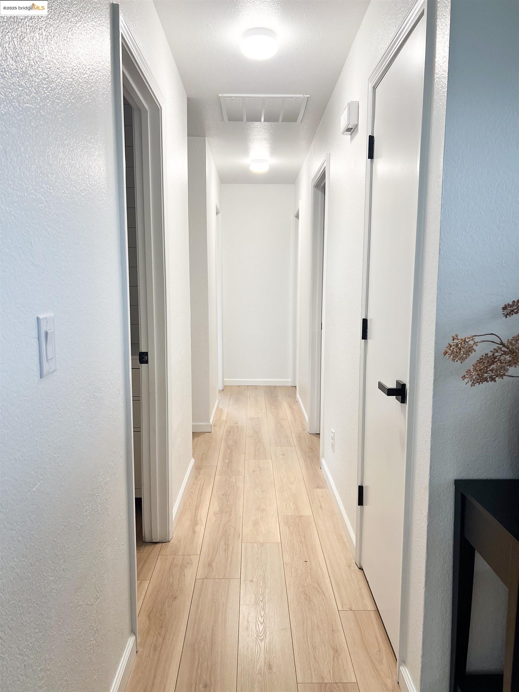 Detail Gallery Image 6 of 17 For 324 Lassen Dr, Lodi,  CA 95242 - 3 Beds | 2 Baths