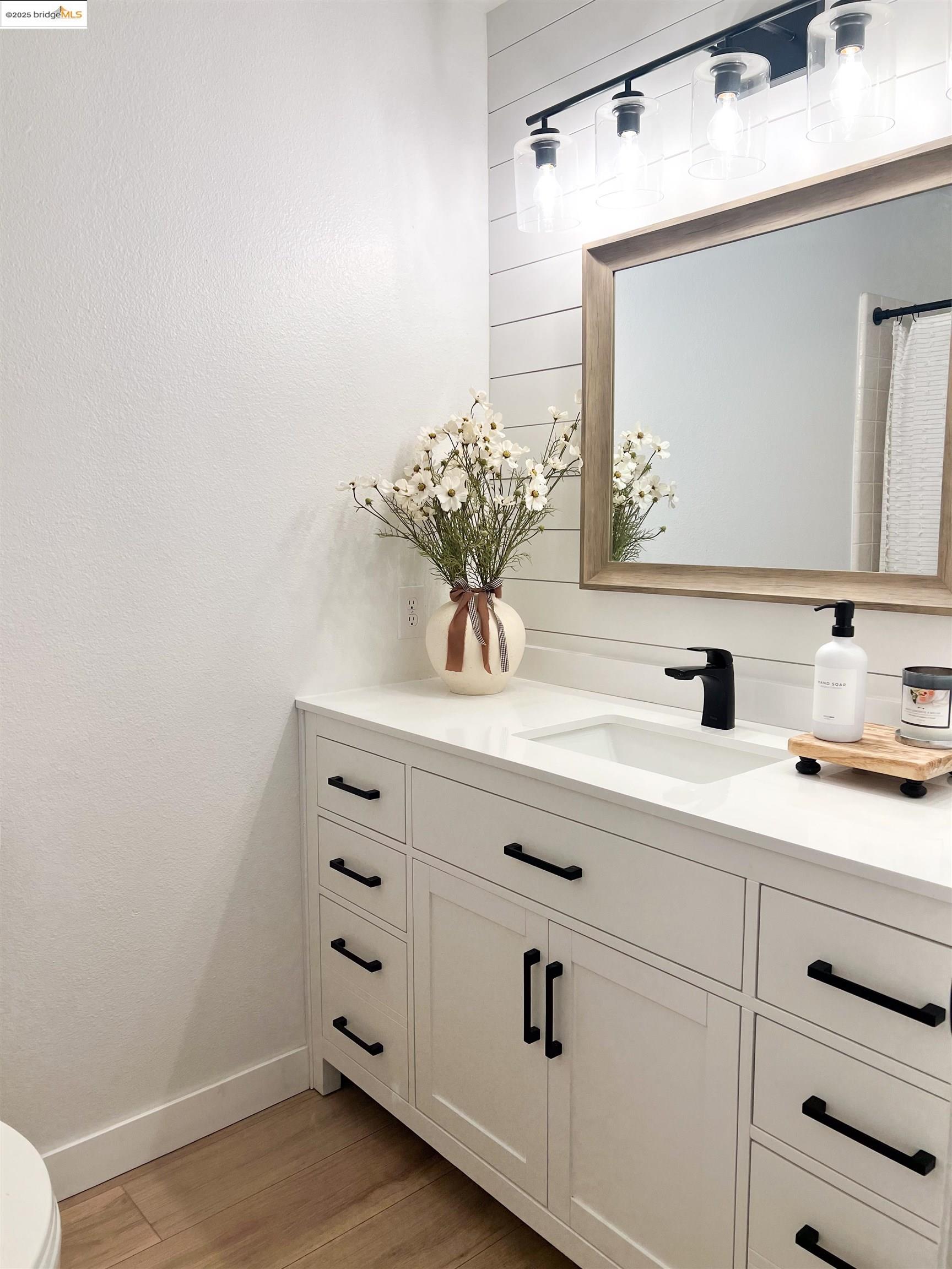 Detail Gallery Image 8 of 17 For 324 Lassen Dr, Lodi,  CA 95242 - 3 Beds | 2 Baths