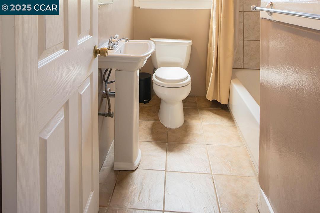 Detail Gallery Image 15 of 33 For 2007 57th Ave, Oakland,  CA 94621 - – Beds | – Baths