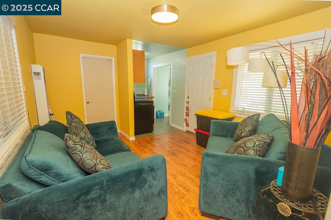 Detail Gallery Image 25 of 33 For 2007 57th Ave, Oakland,  CA 94621 - – Beds | – Baths