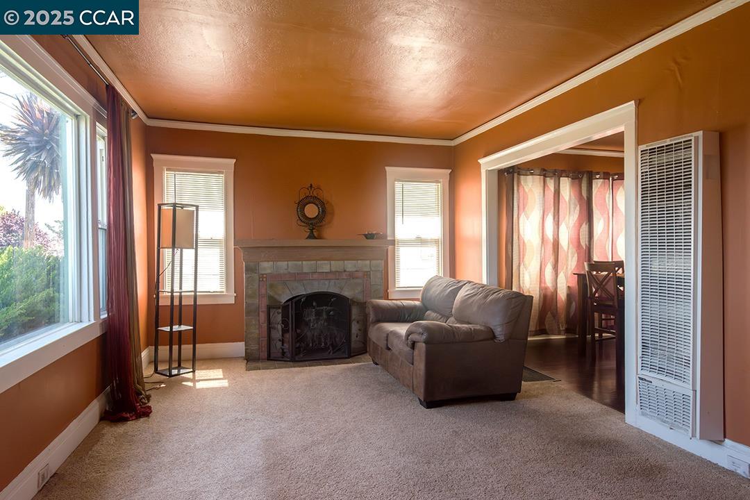 Detail Gallery Image 4 of 33 For 2007 57th Ave, Oakland,  CA 94621 - – Beds | – Baths