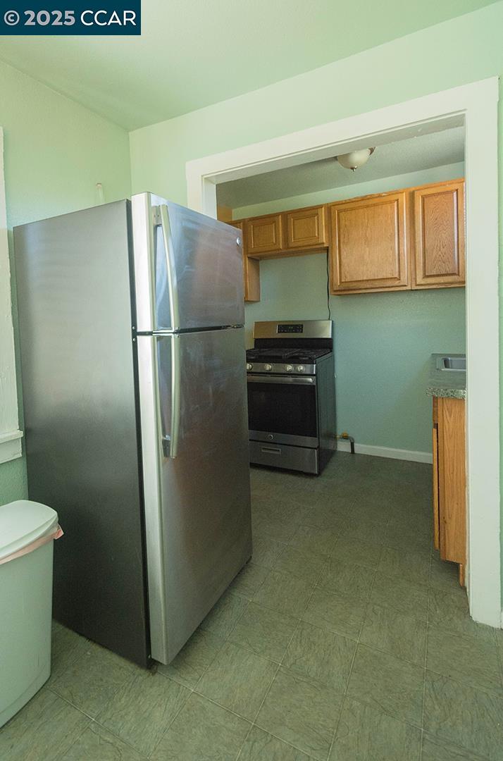 Detail Gallery Image 31 of 33 For 2007 57th Ave, Oakland,  CA 94621 - – Beds | – Baths