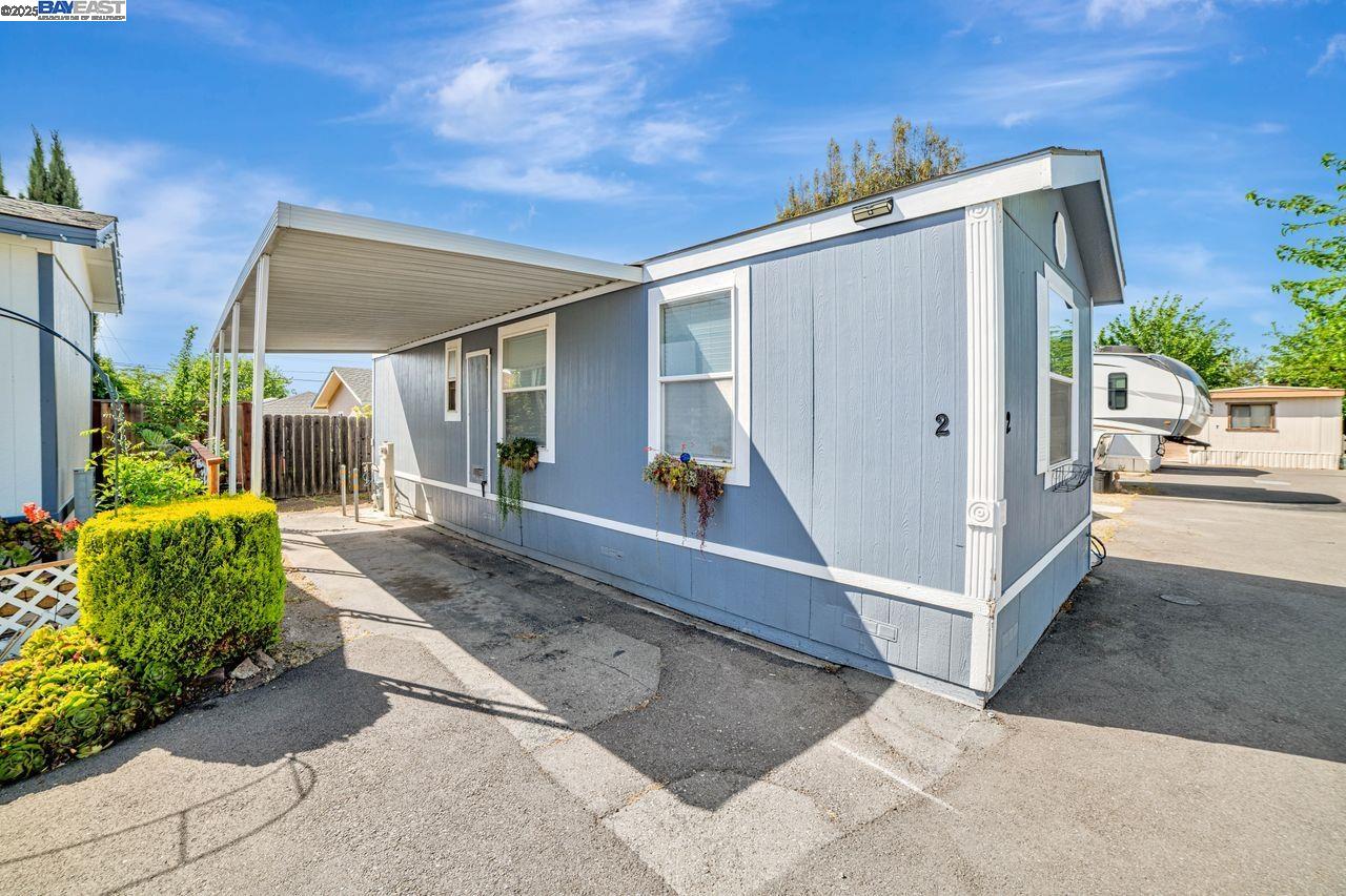 Detail Gallery Image 1 of 1 For 828 Olivina Ave #2,  Livermore,  CA 94551 - 1 Beds | 1 Baths