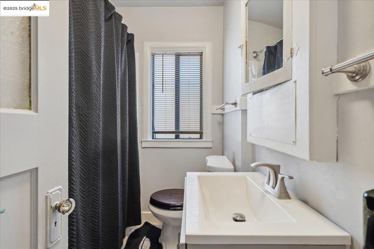 Detail Gallery Image 13 of 43 For Mabel St, Berkeley,  CA 94702 - – Beds | – Baths