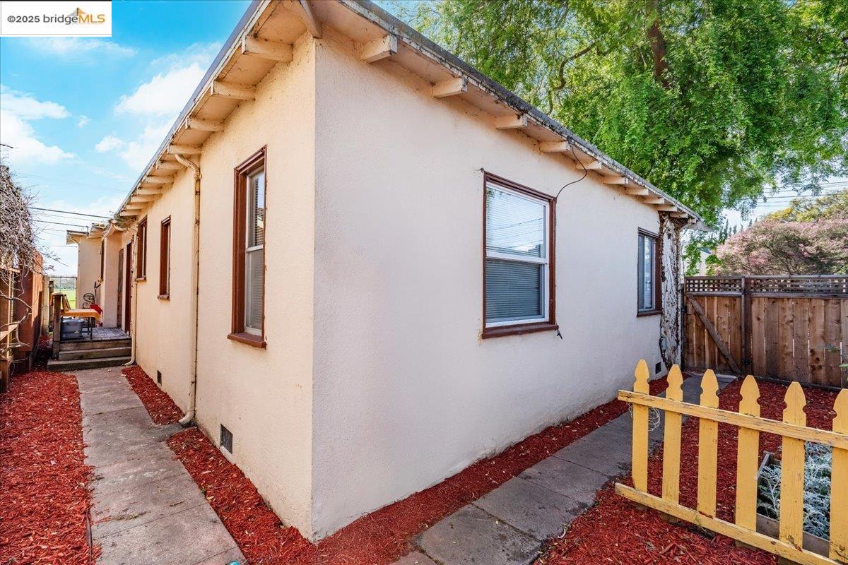 Detail Gallery Image 42 of 43 For Mabel St, Berkeley,  CA 94702 - – Beds | – Baths