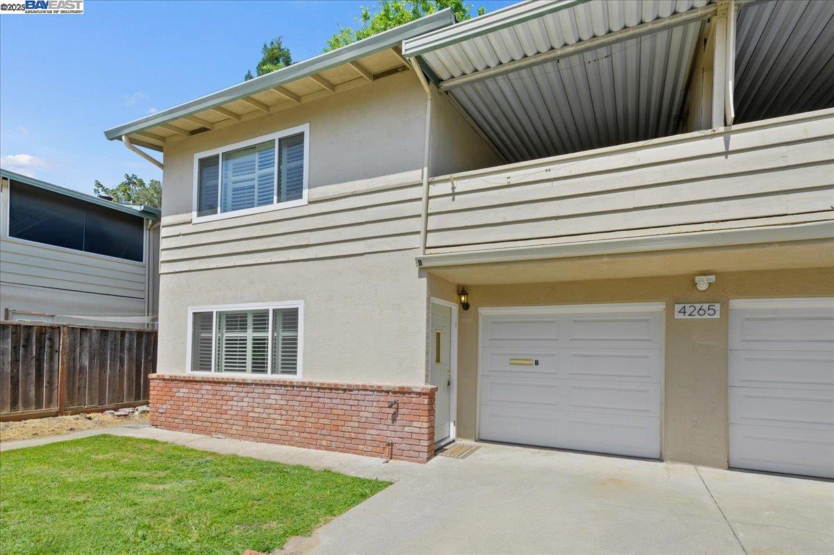 Detail Gallery Image 1 of 1 For 4265 B Pleasanton Avenue, Pleasanton,  CA 94566 - 2 Beds | 1/1 Baths