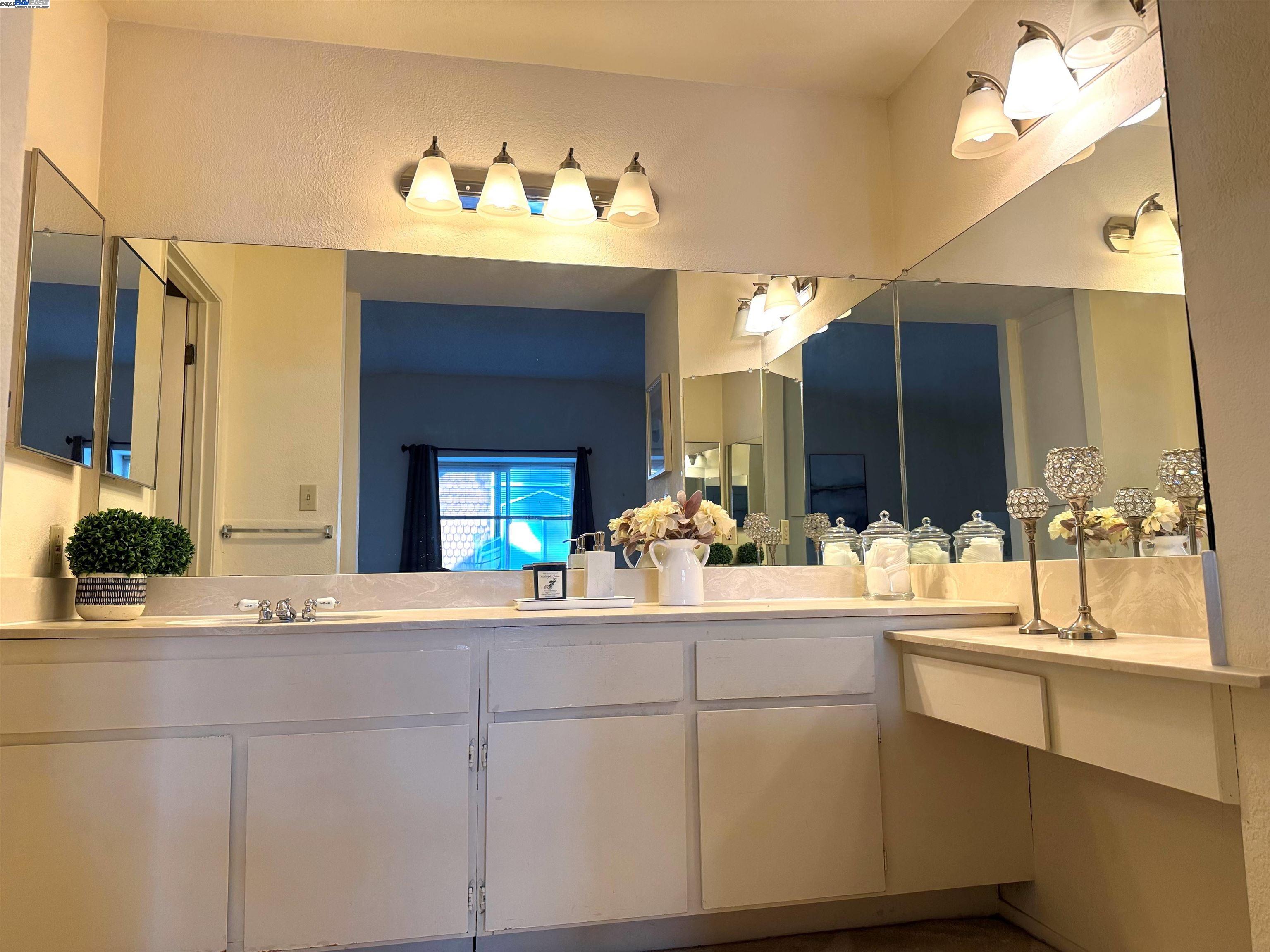 Detail Gallery Image 12 of 33 For 1741 Abington Ct, San Jose,  CA 95131 - 3 Beds | 2/1 Baths