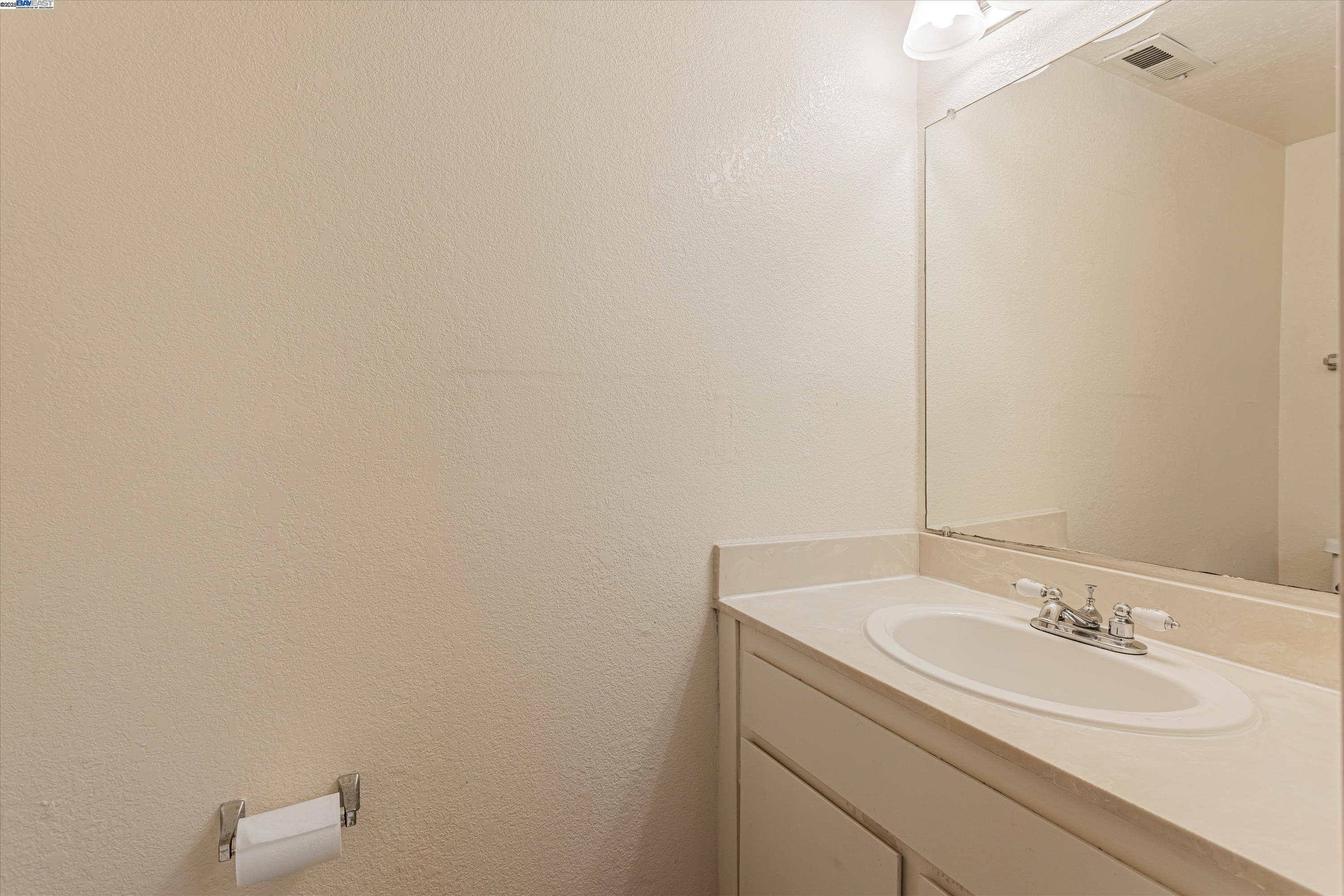 Detail Gallery Image 19 of 33 For 1741 Abington Ct, San Jose,  CA 95131 - 3 Beds | 2/1 Baths