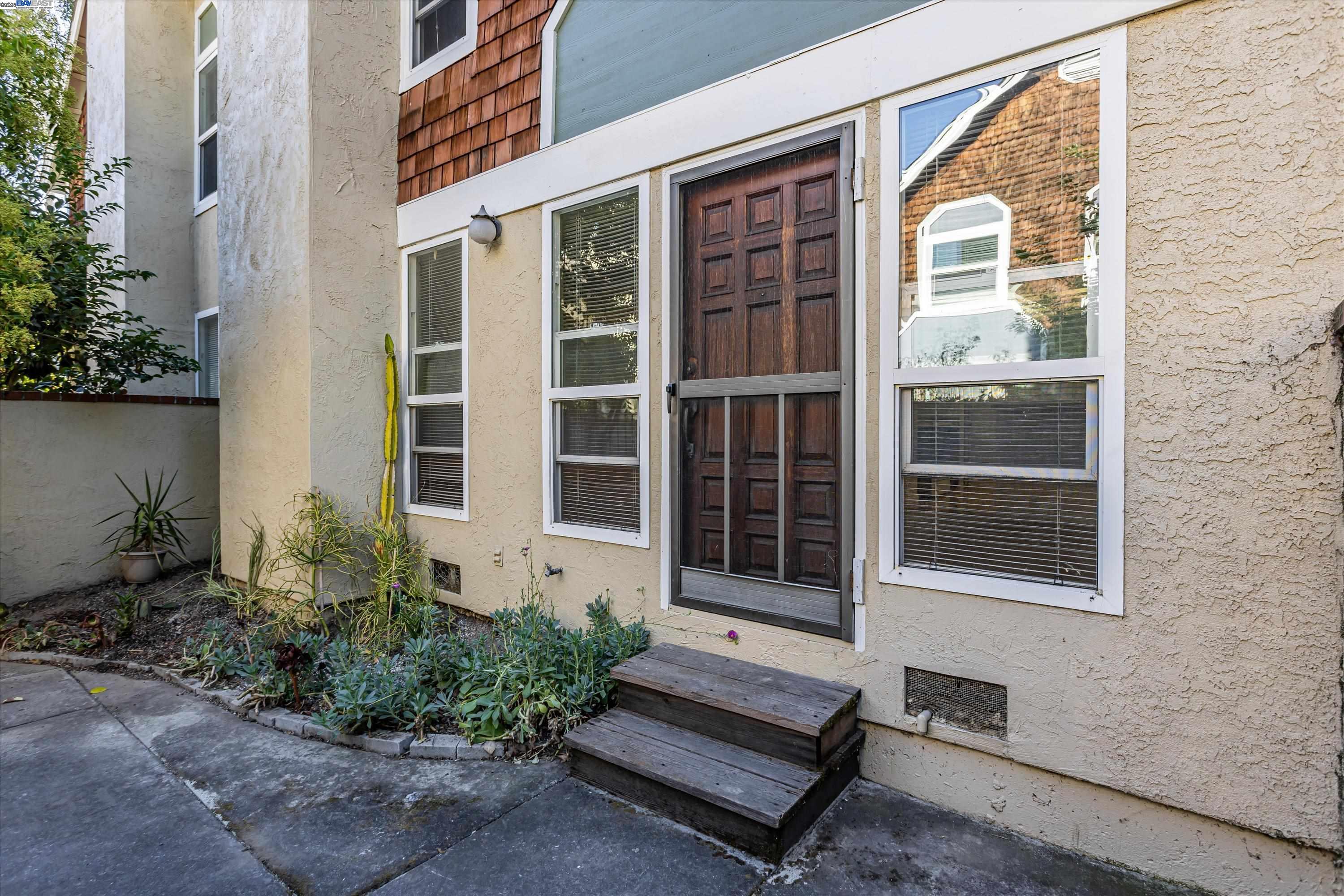 Detail Gallery Image 27 of 33 For 1741 Abington Ct, San Jose,  CA 95131 - 3 Beds | 2/1 Baths