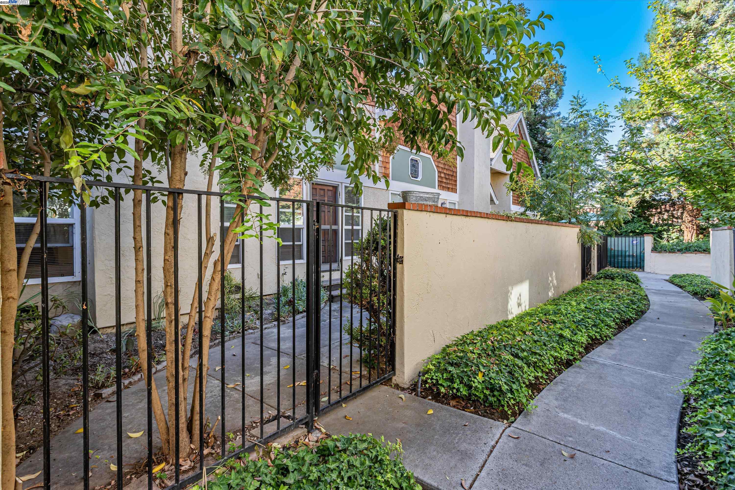 Detail Gallery Image 30 of 33 For 1741 Abington Ct, San Jose,  CA 95131 - 3 Beds | 2/1 Baths