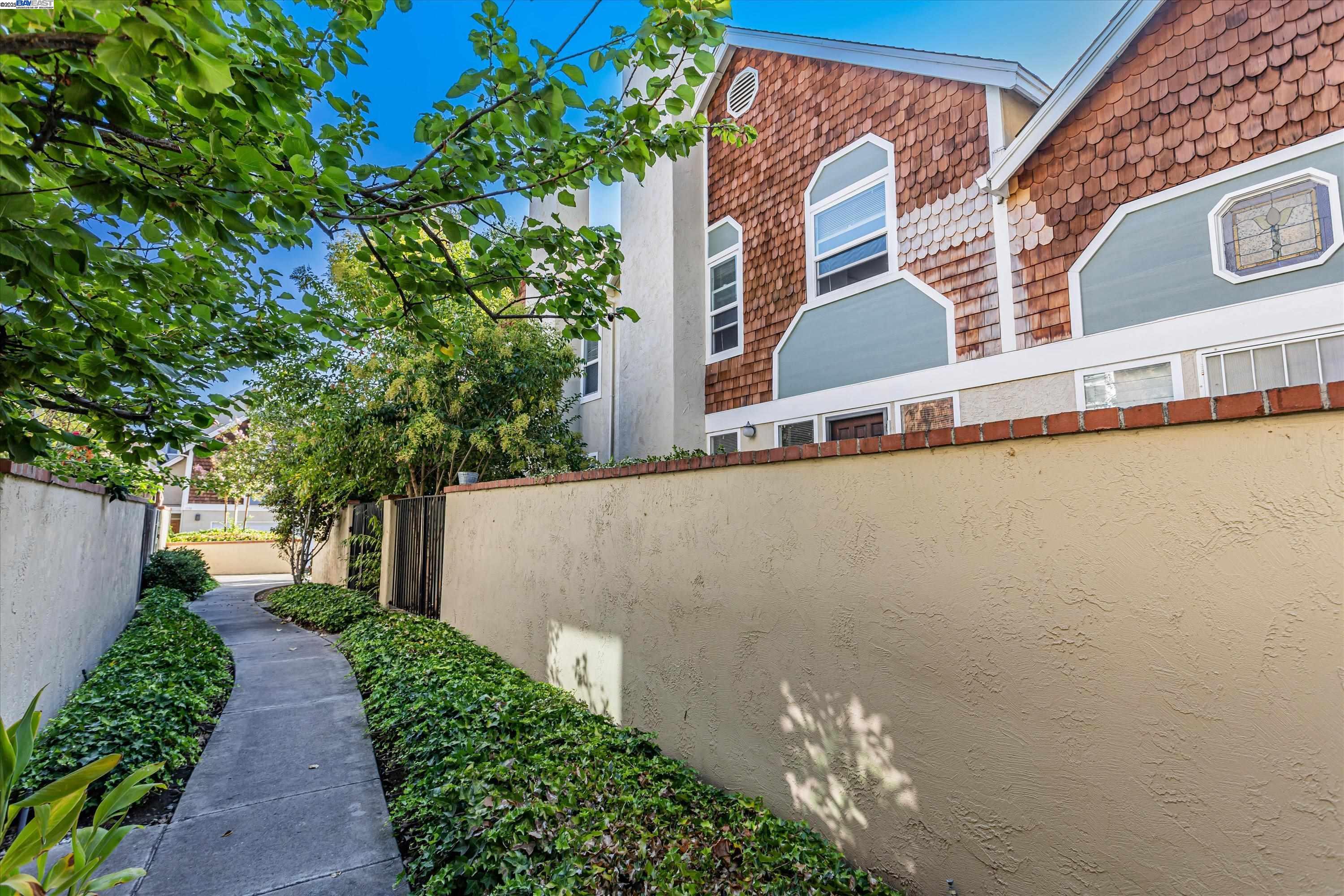 Detail Gallery Image 31 of 33 For 1741 Abington Ct, San Jose,  CA 95131 - 3 Beds | 2/1 Baths