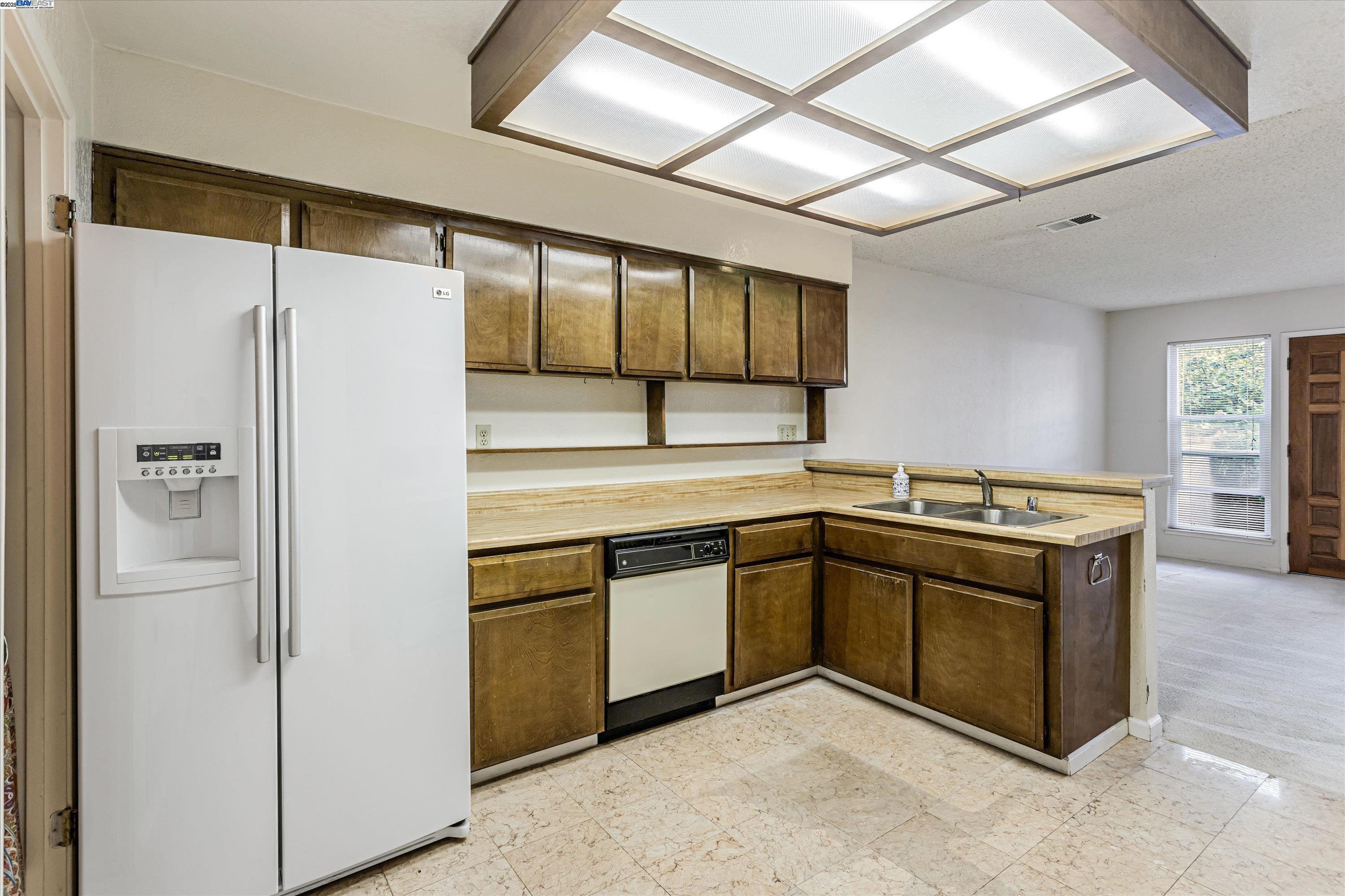 Detail Gallery Image 9 of 33 For 1741 Abington Ct, San Jose,  CA 95131 - 3 Beds | 2/1 Baths