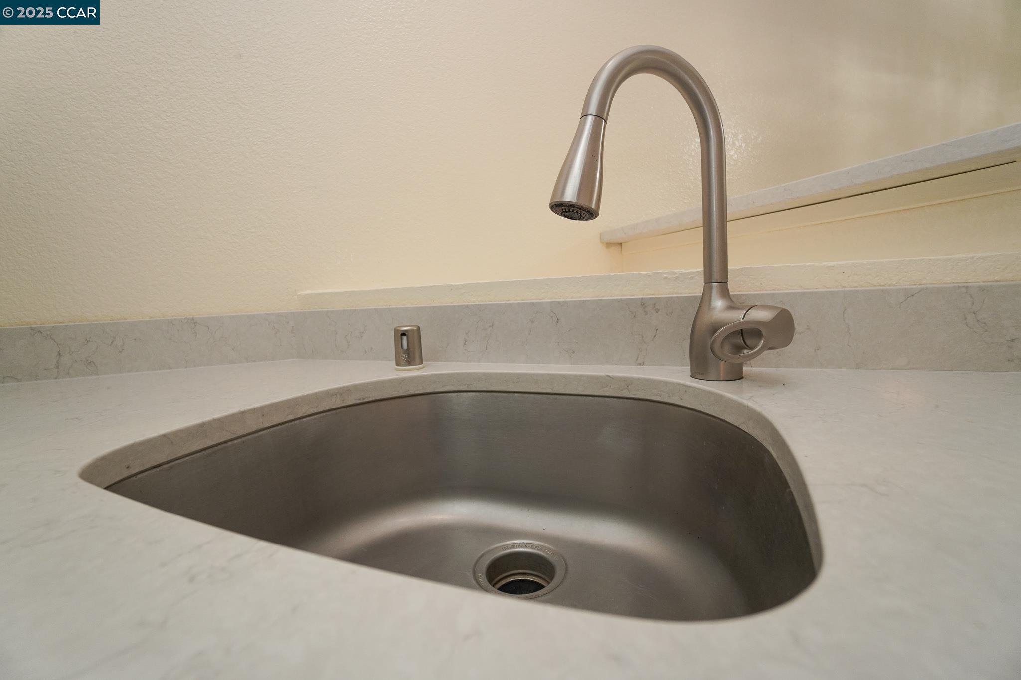 Detail Gallery Image 14 of 45 For 1003 Devonwood, Hercules,  CA 94547 - 2 Beds | 2/1 Baths