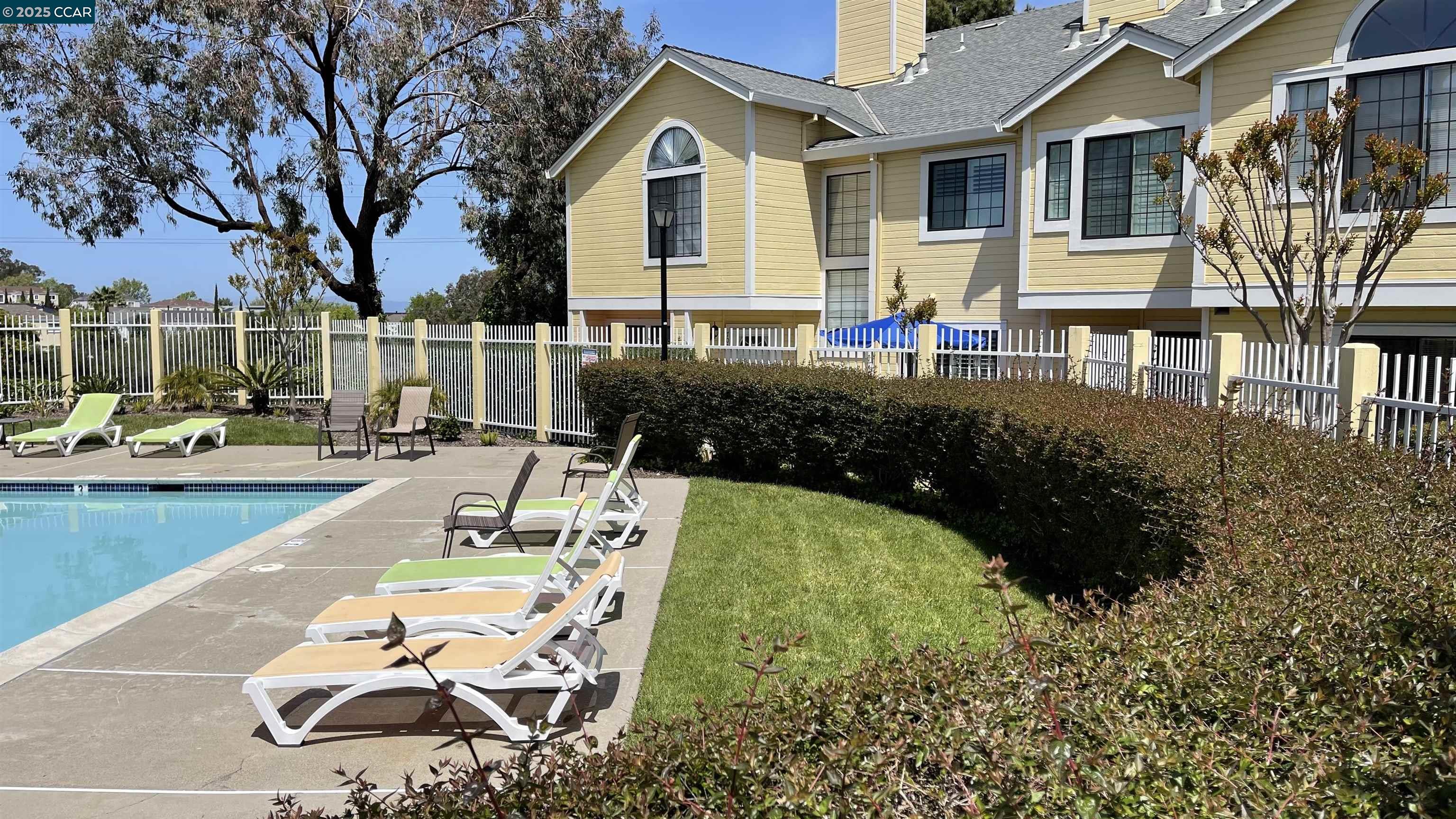 Detail Gallery Image 38 of 45 For 1003 Devonwood, Hercules,  CA 94547 - 2 Beds | 2/1 Baths