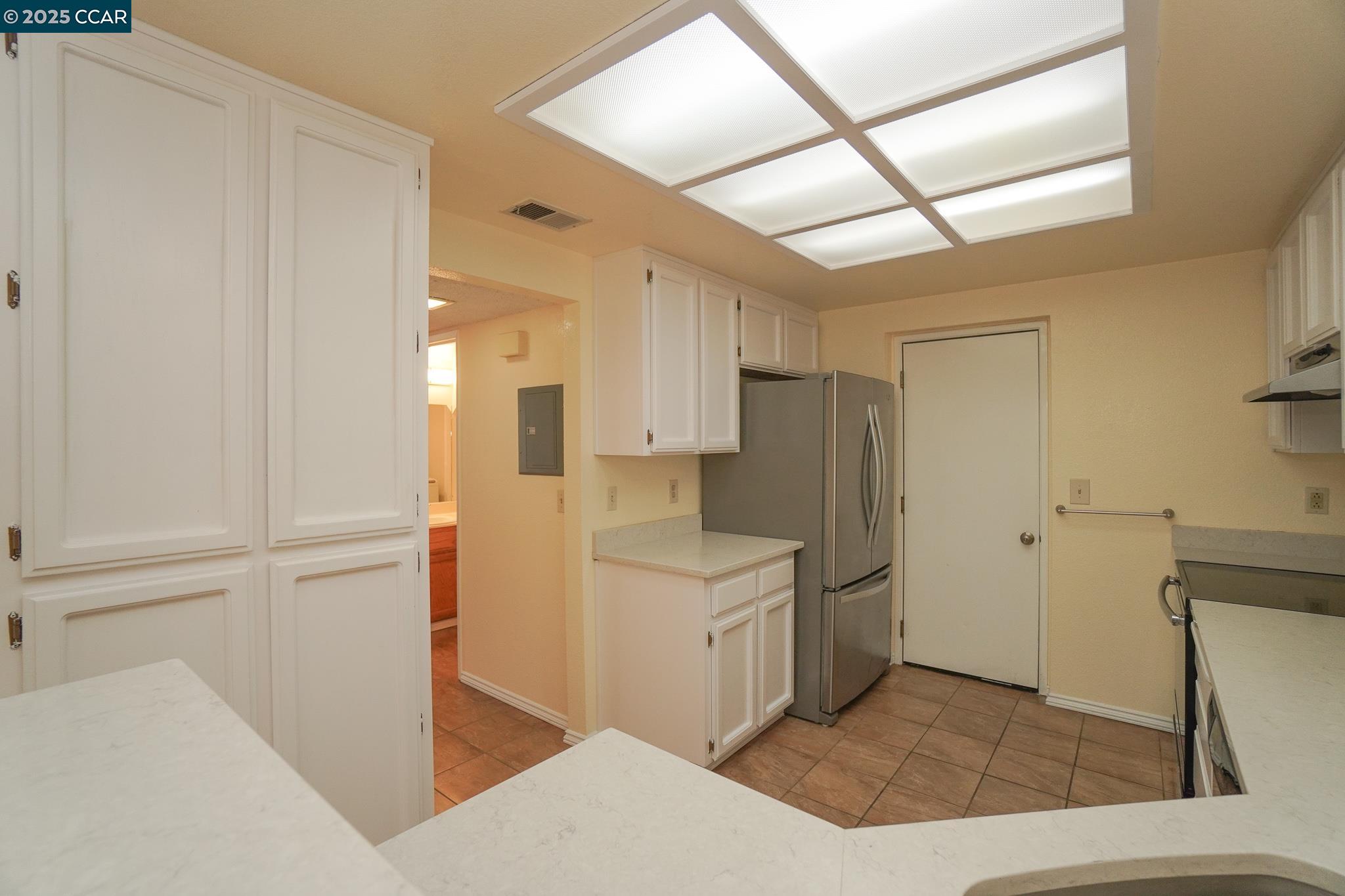Detail Gallery Image 10 of 45 For 1003 Devonwood, Hercules,  CA 94547 - 2 Beds | 2/1 Baths