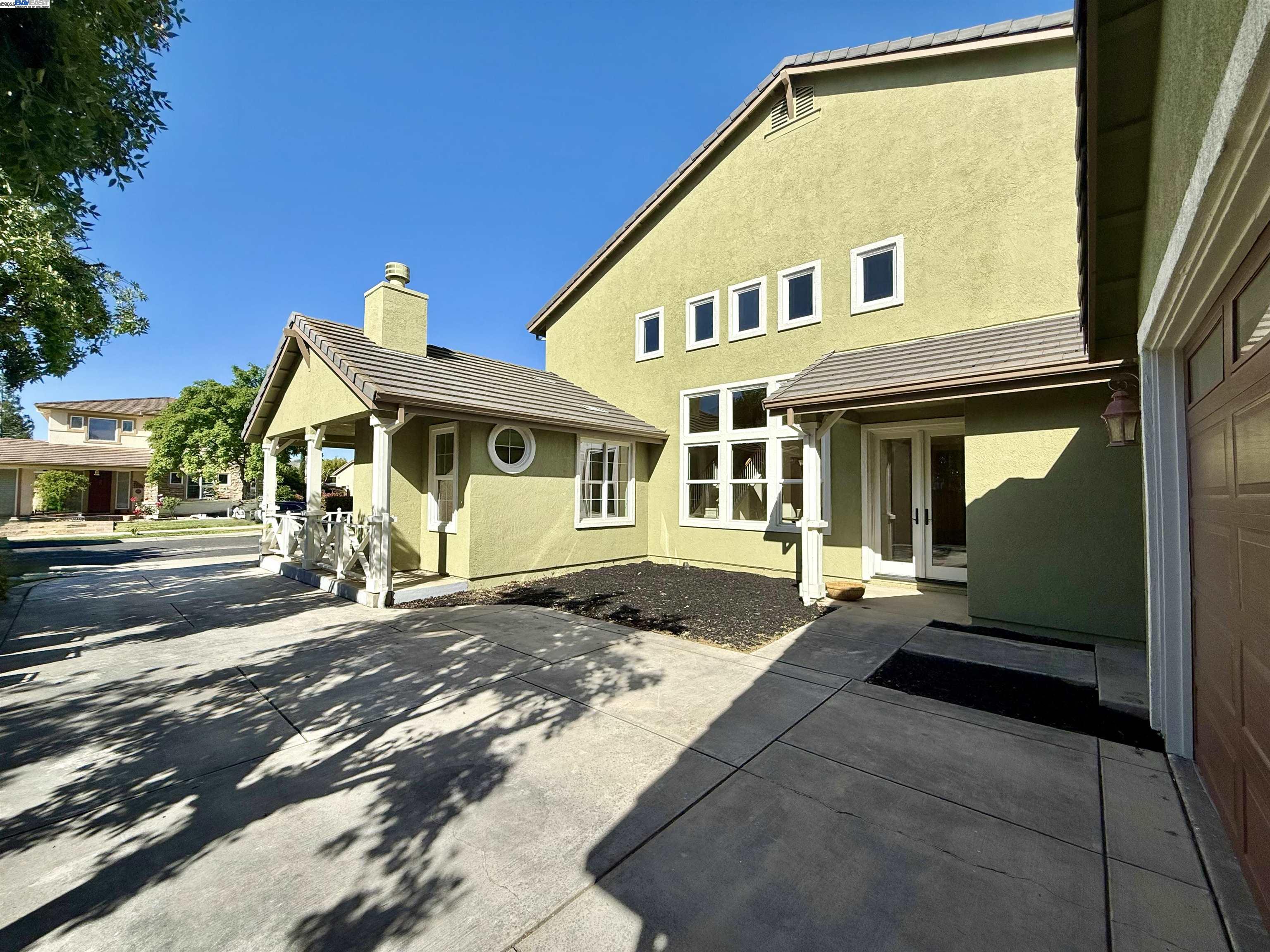 Detail Gallery Image 4 of 60 For 752 Barleta Ln, Livermore,  CA 94550 - 5 Beds | 4/1 Baths