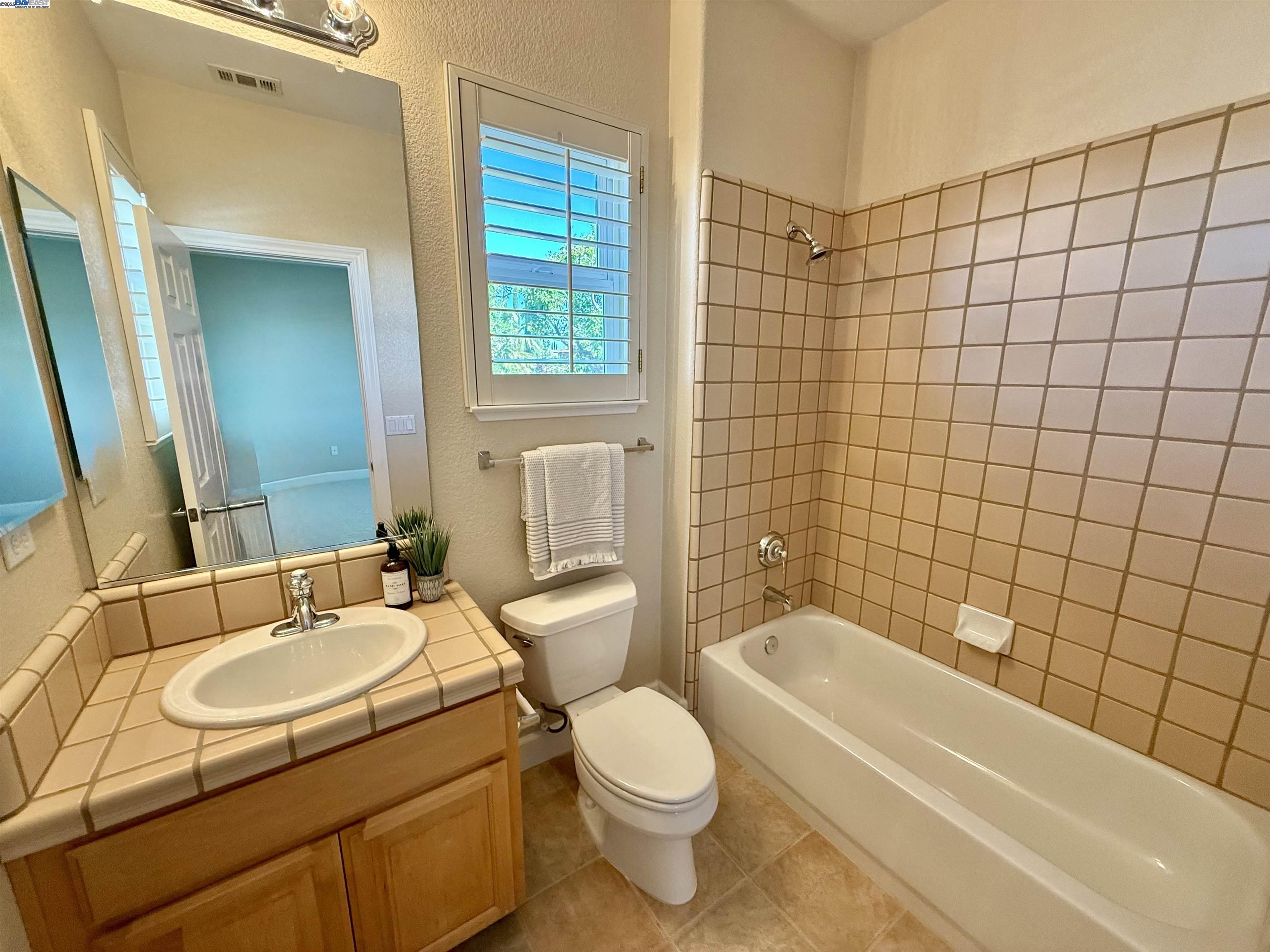 Detail Gallery Image 45 of 60 For 752 Barleta Ln, Livermore,  CA 94550 - 5 Beds | 4/1 Baths