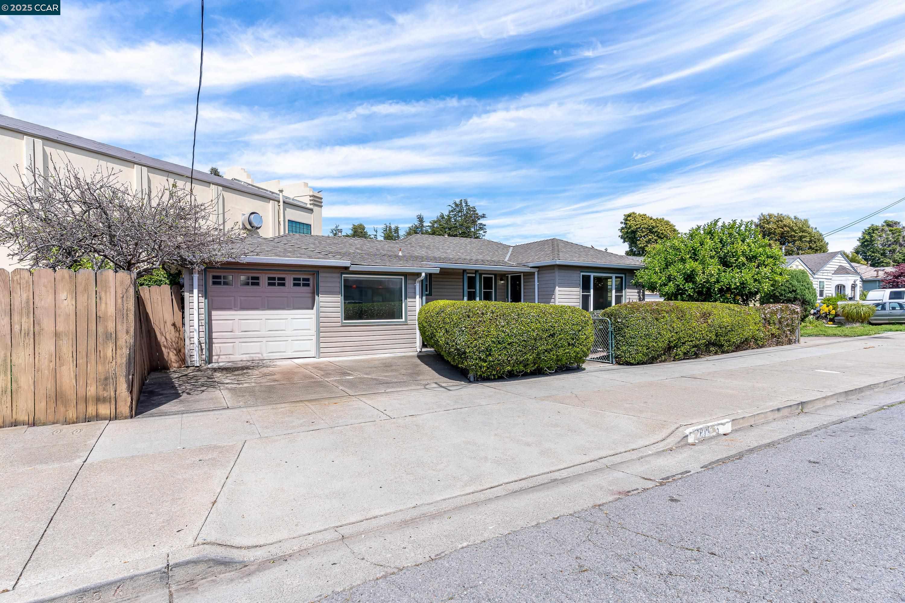 Detail Gallery Image 1 of 42 For 2815 Moran Ave, Richmond,  CA 94804 - 2 Beds | 1 Baths