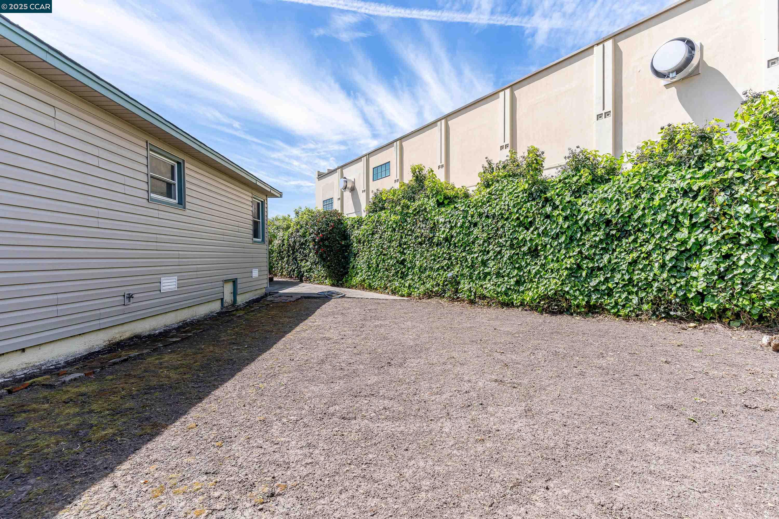 Detail Gallery Image 35 of 42 For 2815 Moran Ave, Richmond,  CA 94804 - 2 Beds | 1 Baths