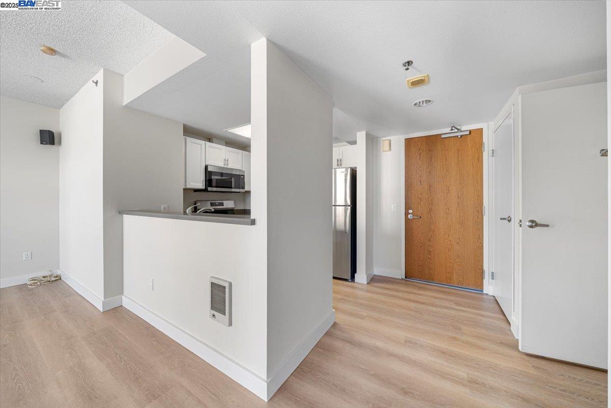 988 Franklin St # 1503, Oakland, California 94607, 2 Bedrooms Bedrooms, 6 Rooms Rooms,2 BathroomsBathrooms,Residential,For Sale,988 Franklin St # 1503,41093410