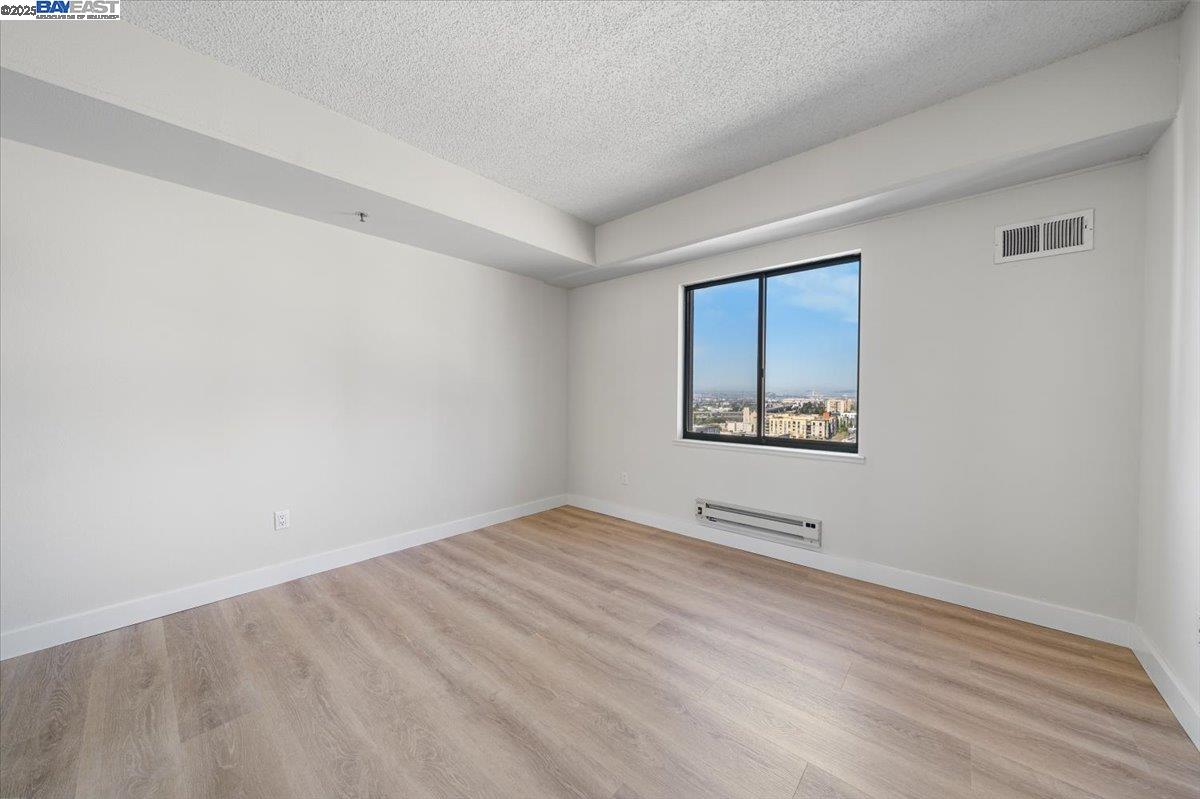988 Franklin St # 1503, Oakland, California 94607, 2 Bedrooms Bedrooms, 6 Rooms Rooms,2 BathroomsBathrooms,Residential,For Sale,988 Franklin St # 1503,41093410