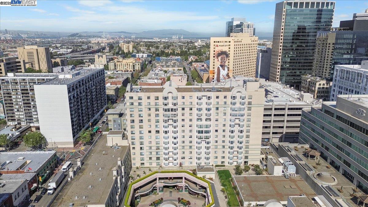 988 Franklin St # 1503, Oakland, California 94607, 2 Bedrooms Bedrooms, 6 Rooms Rooms,2 BathroomsBathrooms,Residential,For Sale,988 Franklin St # 1503,41093410