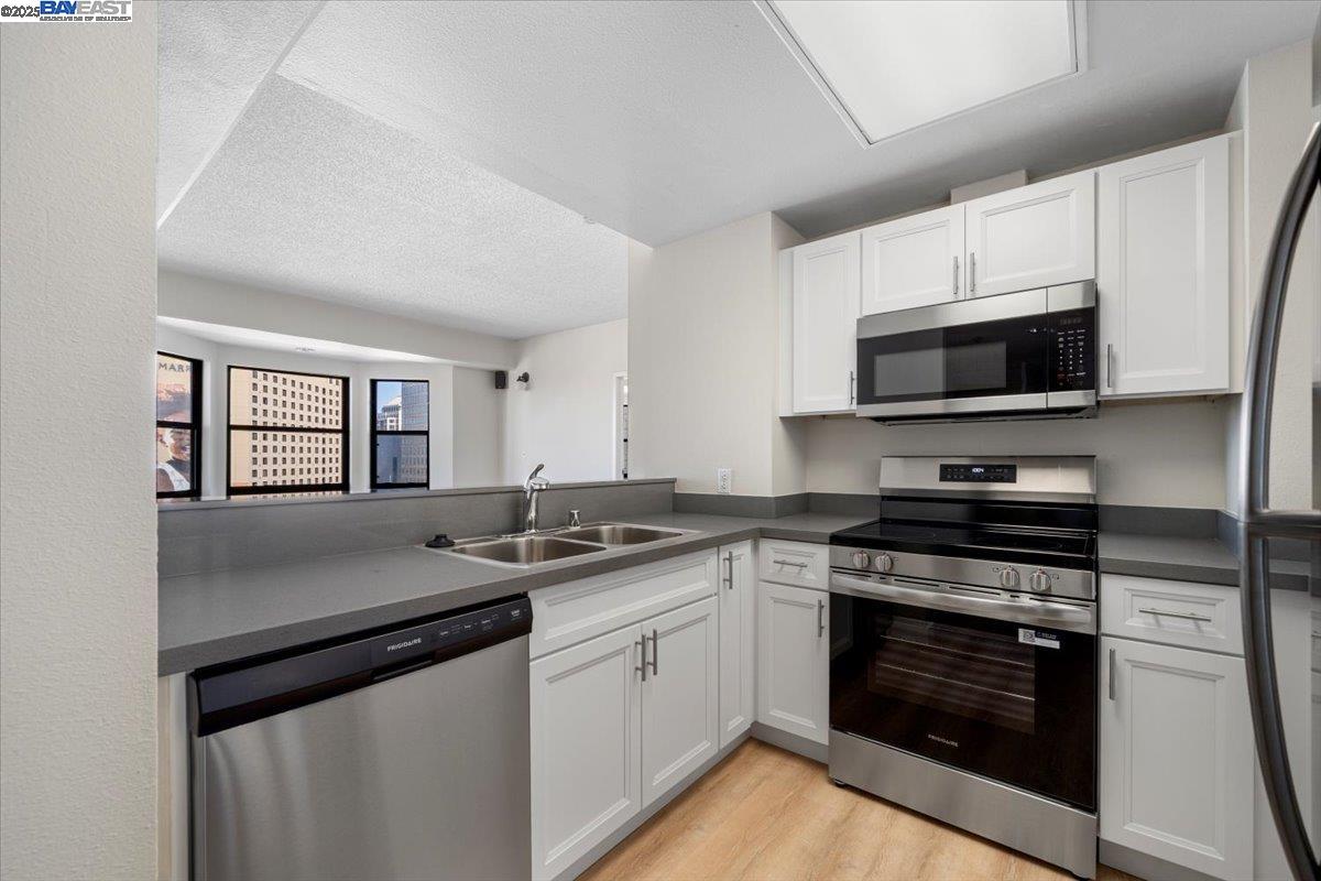 988 Franklin St # 1503, Oakland, California 94607, 2 Bedrooms Bedrooms, 6 Rooms Rooms,2 BathroomsBathrooms,Residential,For Sale,988 Franklin St # 1503,41093410