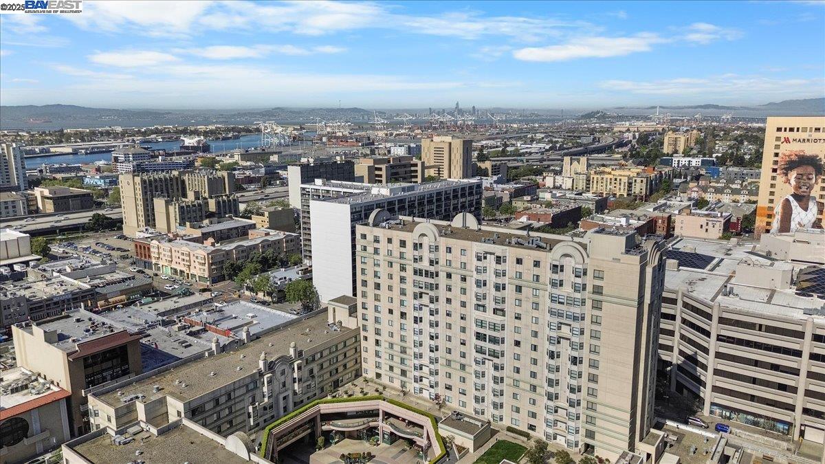 988 Franklin St # 1503, Oakland, California 94607, 2 Bedrooms Bedrooms, 6 Rooms Rooms,2 BathroomsBathrooms,Residential,For Sale,988 Franklin St # 1503,41093410