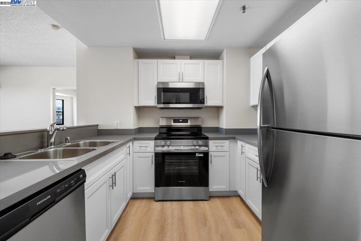 988 Franklin St # 1503, Oakland, California 94607, 2 Bedrooms Bedrooms, 6 Rooms Rooms,2 BathroomsBathrooms,Residential,For Sale,988 Franklin St # 1503,41093410
