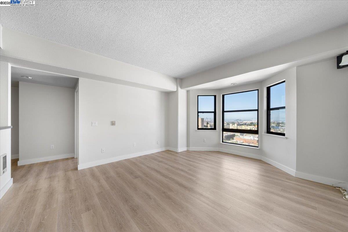 988 Franklin St # 1503, Oakland, California 94607, 2 Bedrooms Bedrooms, 6 Rooms Rooms,2 BathroomsBathrooms,Residential,For Sale,988 Franklin St # 1503,41093410