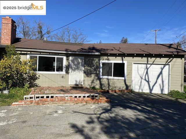 240 cleaveland rd # A, Pleasant Hill, California 94523, 2 Bedrooms Bedrooms, 5 Rooms Rooms,1 BathroomBathrooms,Residential Lease,For Rent,240 cleaveland rd # A,41093413