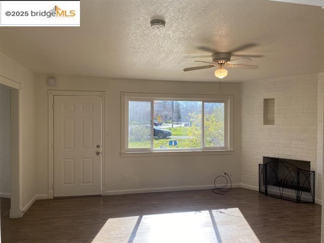 240 cleaveland rd # A, Pleasant Hill, California 94523, 2 Bedrooms Bedrooms, 5 Rooms Rooms,1 BathroomBathrooms,Residential Lease,For Rent,240 cleaveland rd # A,41093413
