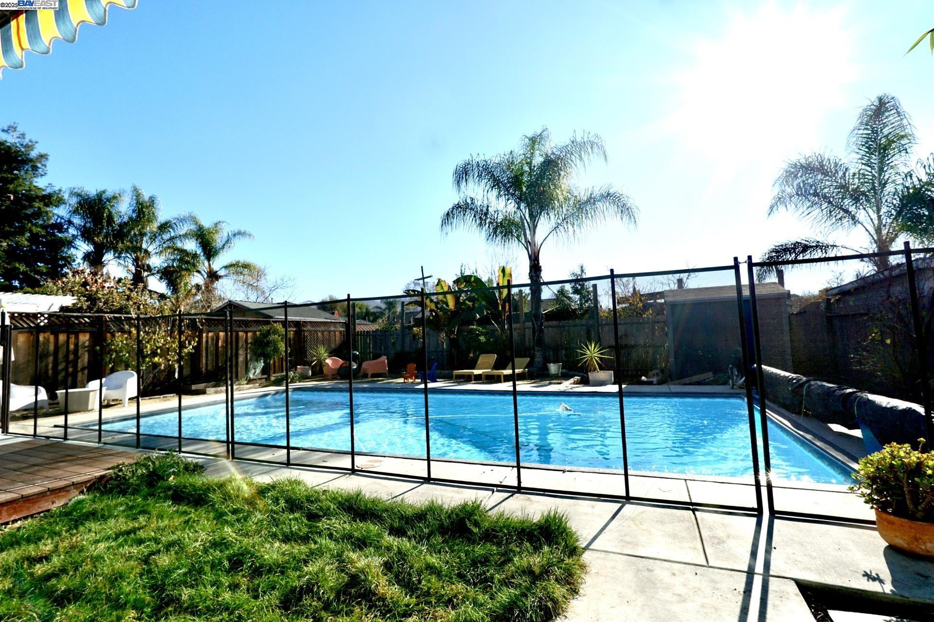 Detail Gallery Image 1 of 35 For 14080 Jerilyn Dr, San Jose,  CA 95127 - 2 Beds | 1 Baths