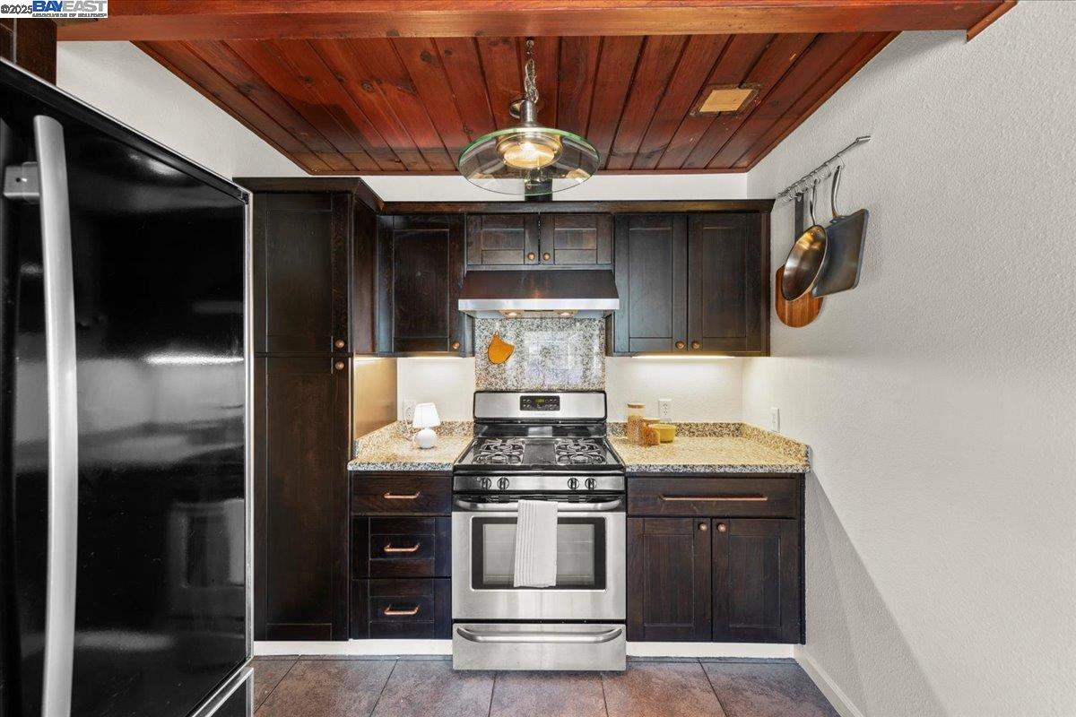 Detail Gallery Image 14 of 35 For 14080 Jerilyn Dr, San Jose,  CA 95127 - 2 Beds | 1 Baths